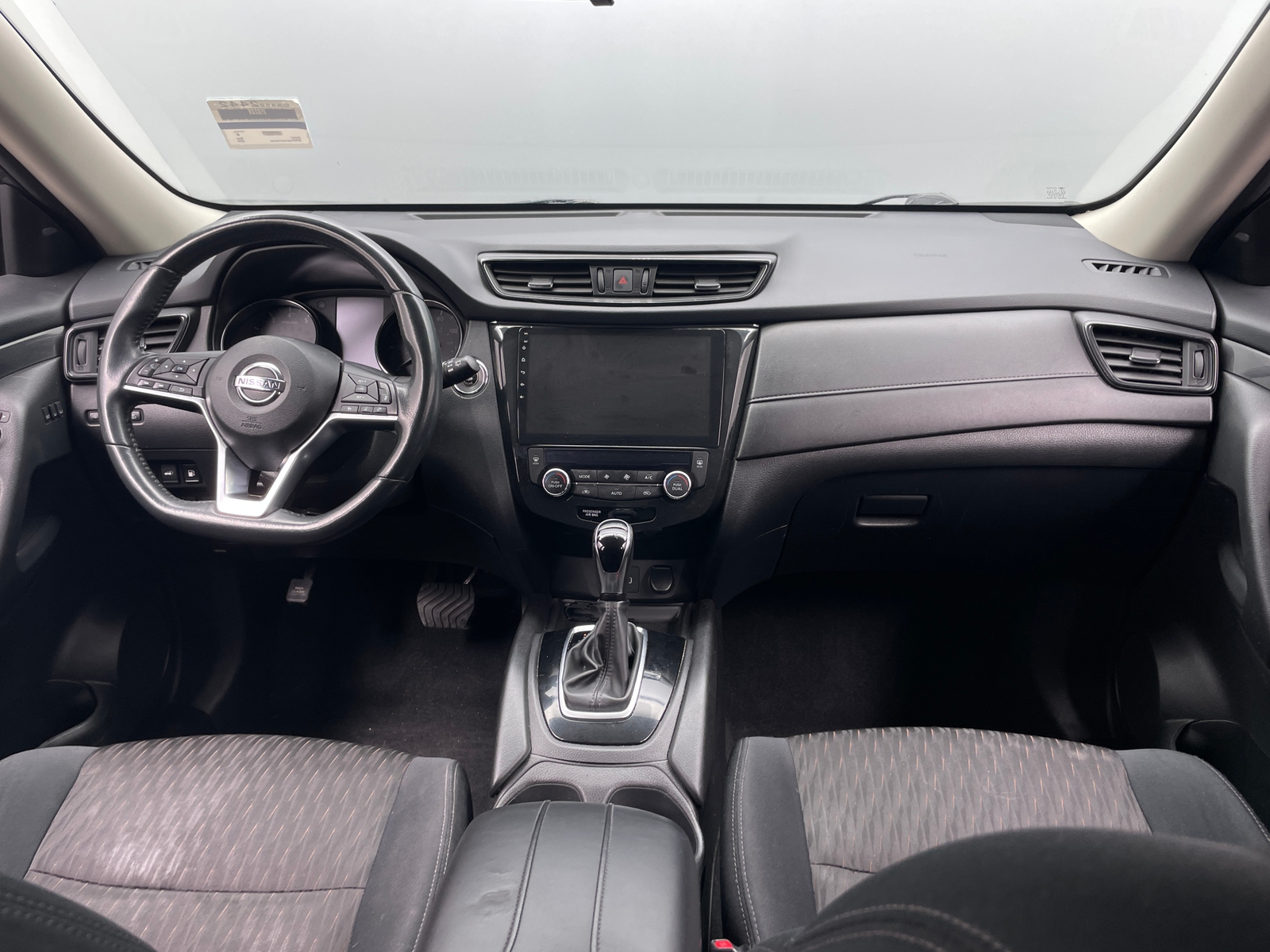 Thumbnail: 2018 Nissan Rogue - 3