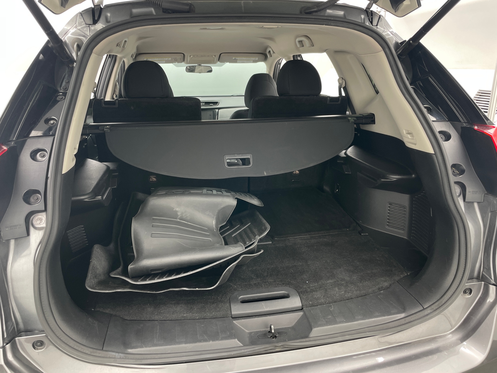 Thumbnail: 2018 Nissan Rogue - 7