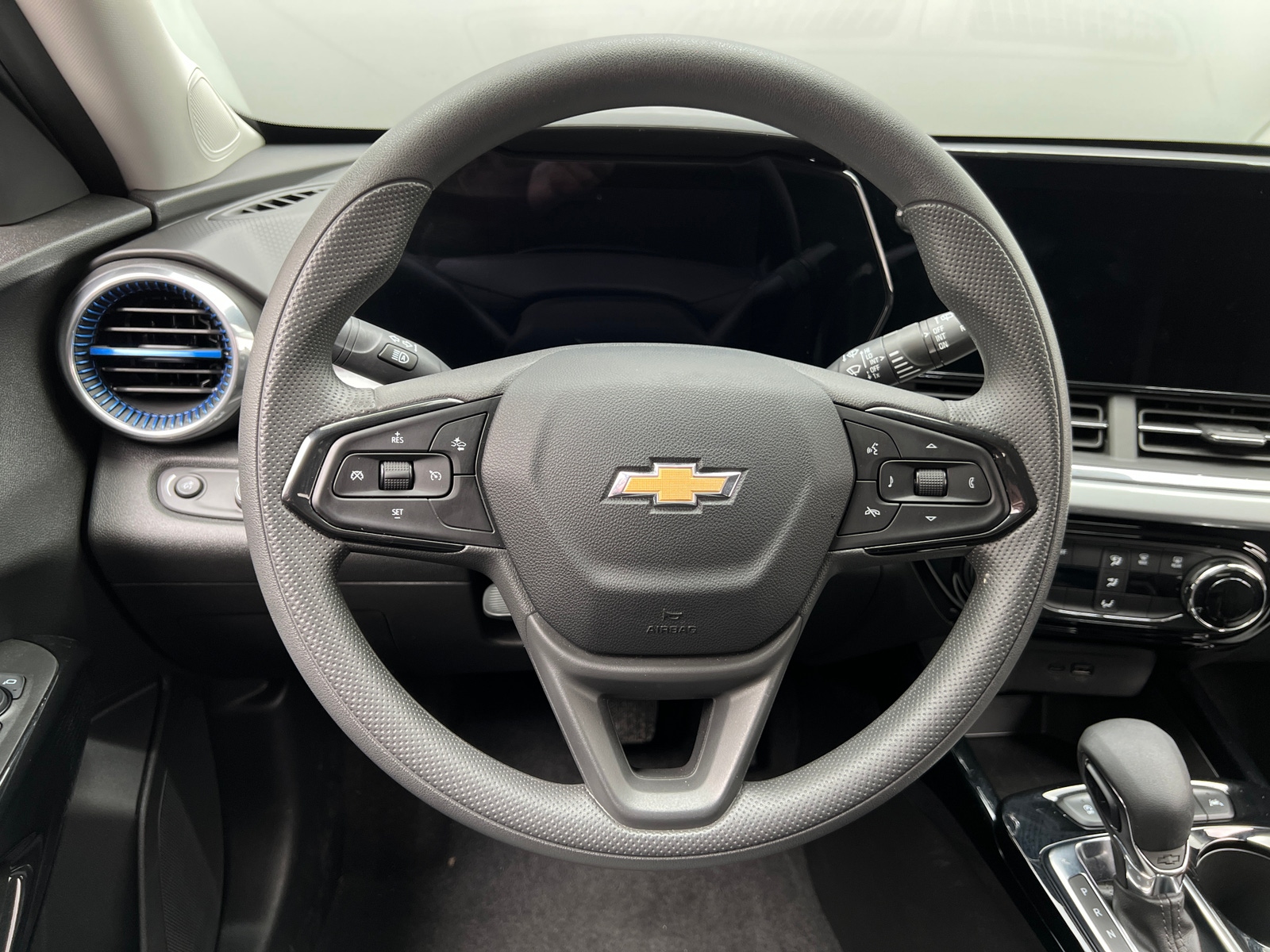 Thumbnail: 2025 Chevrolet Trax - 5