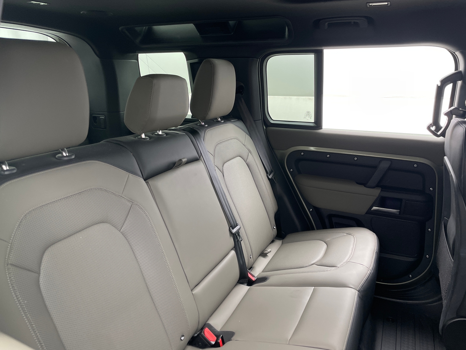 Thumbnail: 2025 Land Rover Defender - 5