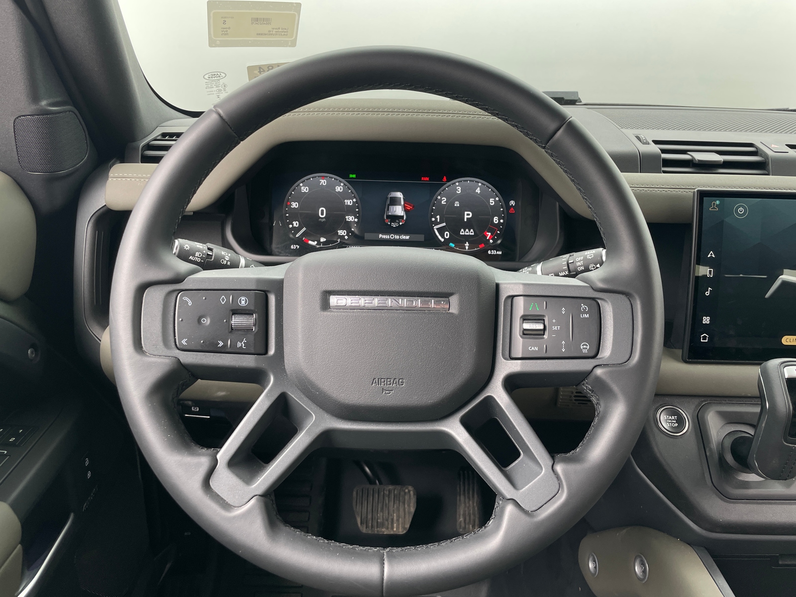 Thumbnail: 2025 Land Rover Defender - 4