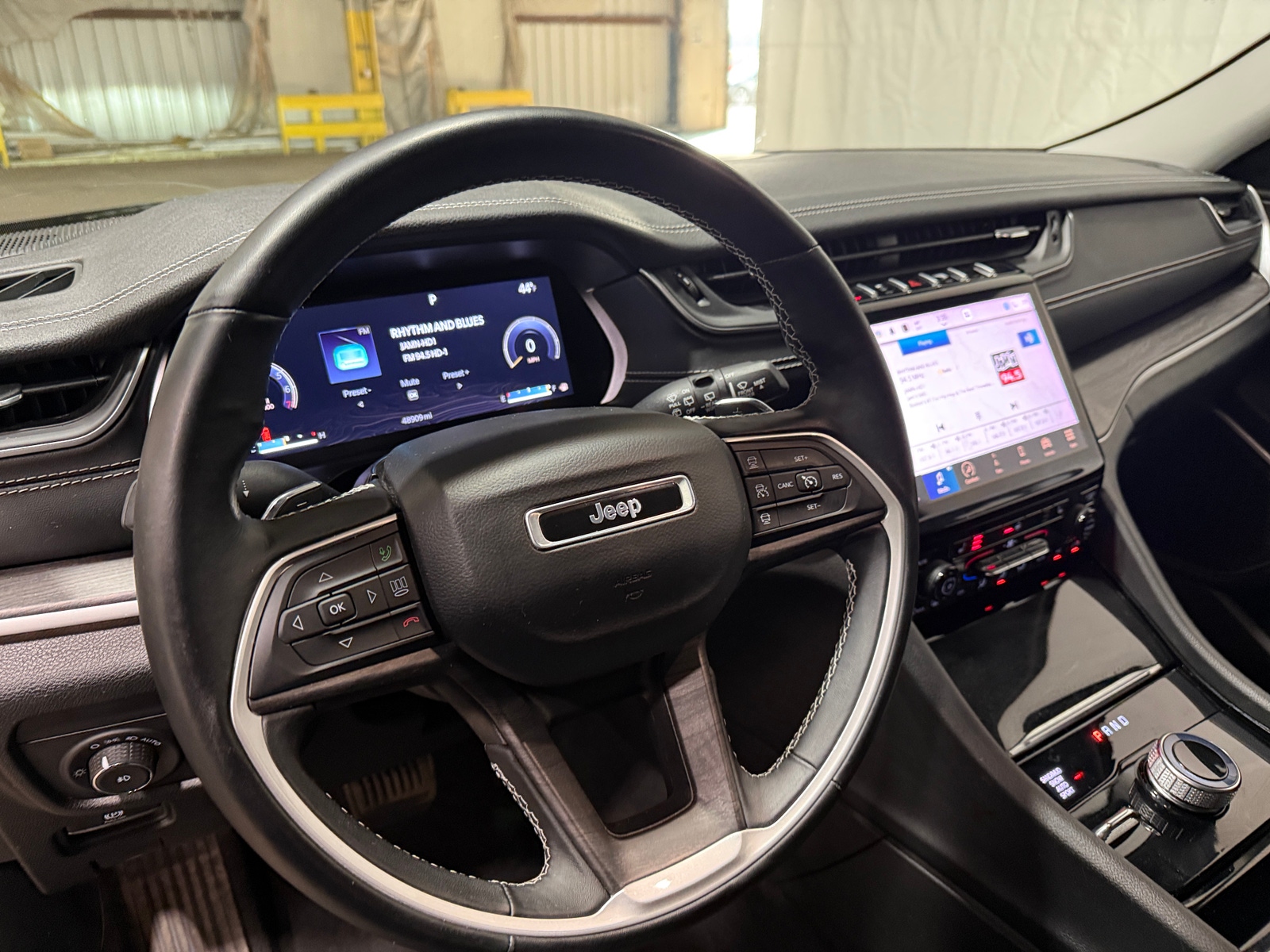 Thumbnail: 2022 Jeep Grand Cherokee L - 4