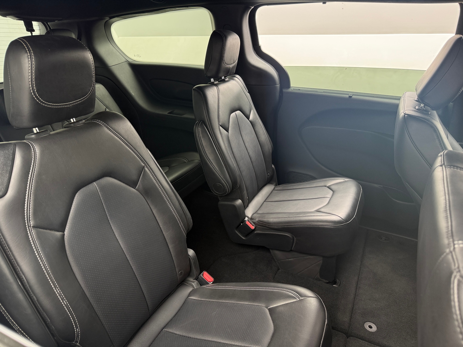 Thumbnail: 2025 Chrysler Pacifica - 5