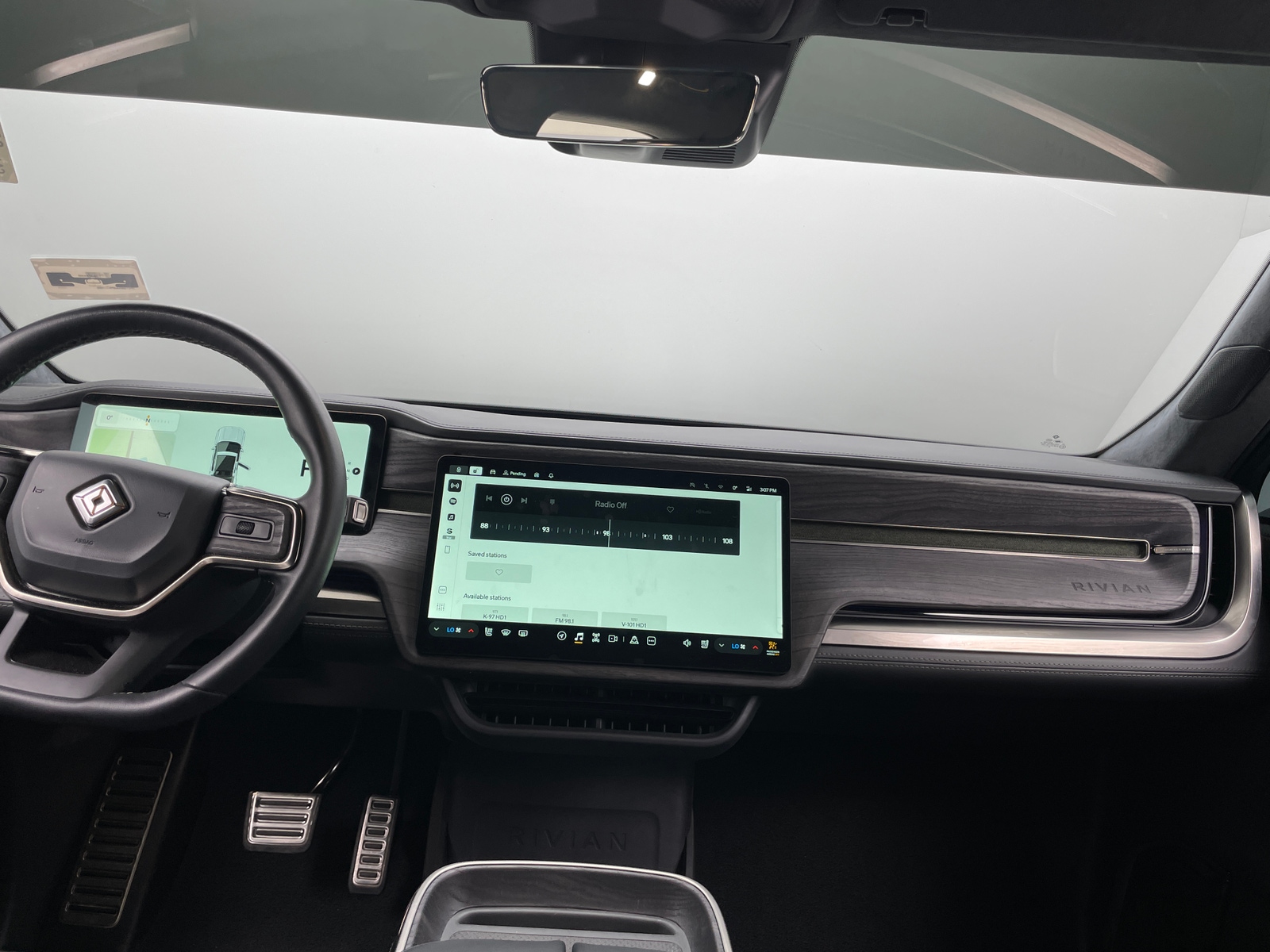 Thumbnail: 2023 Rivian R1T - 2