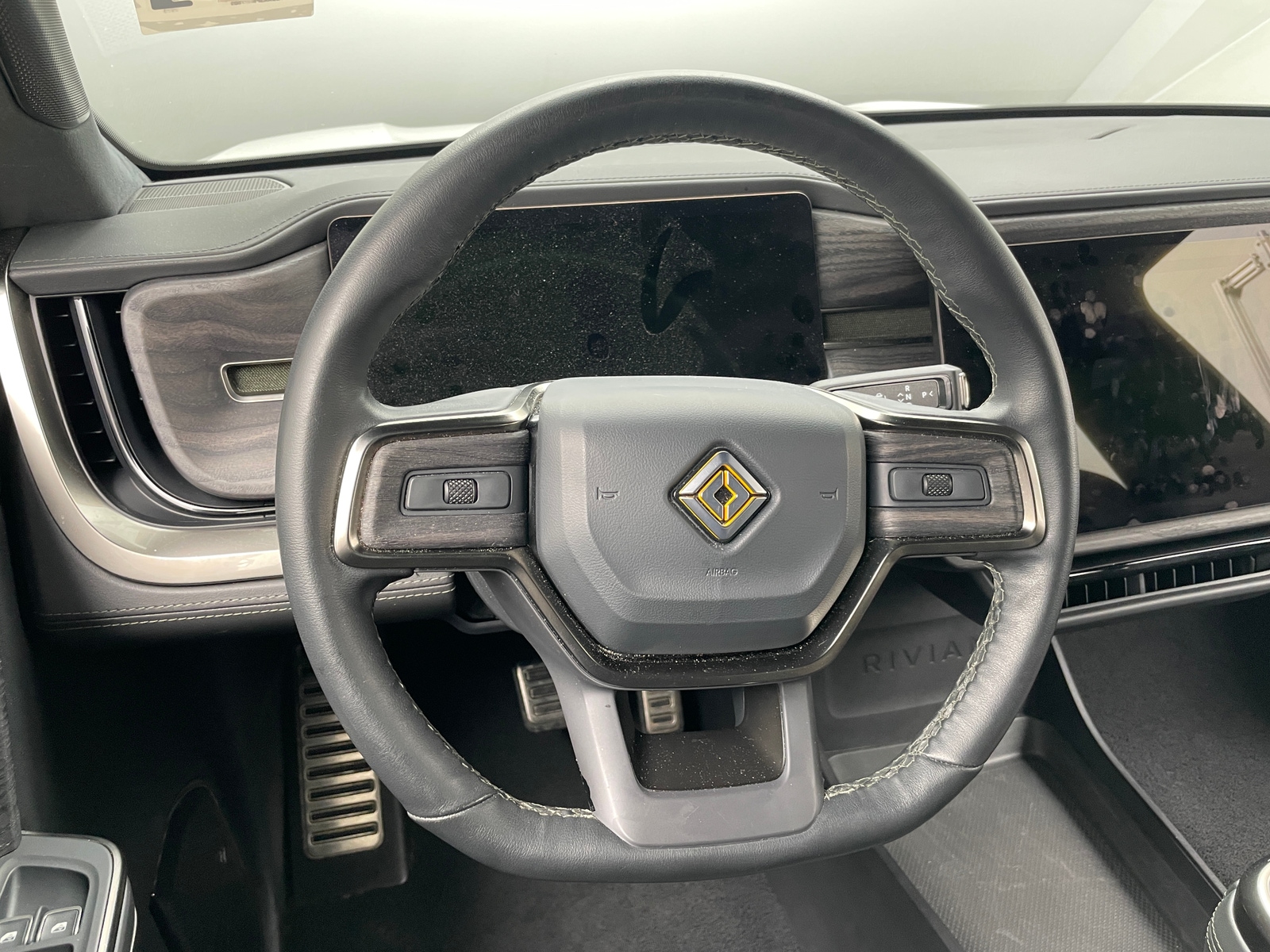 Thumbnail: 2023 Rivian R1T - 4