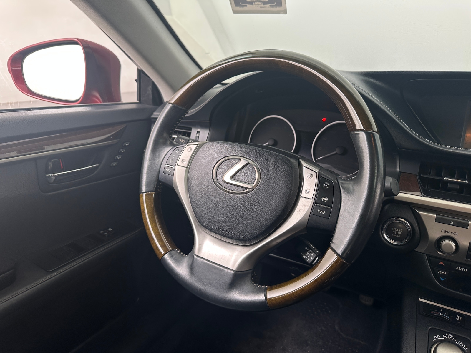 Thumbnail: 2014 Lexus ES - 4
