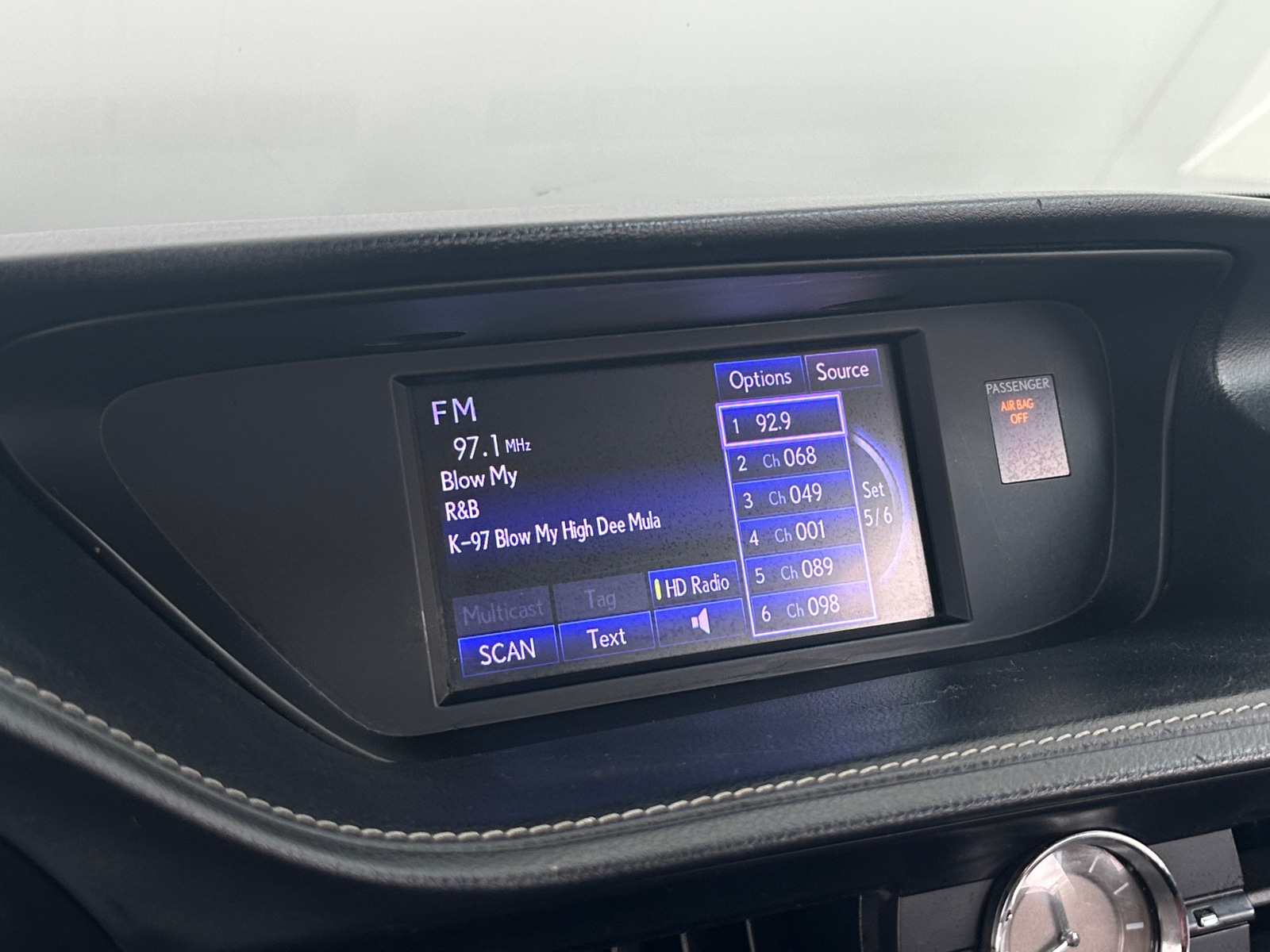 Thumbnail: 2014 Lexus ES - 3