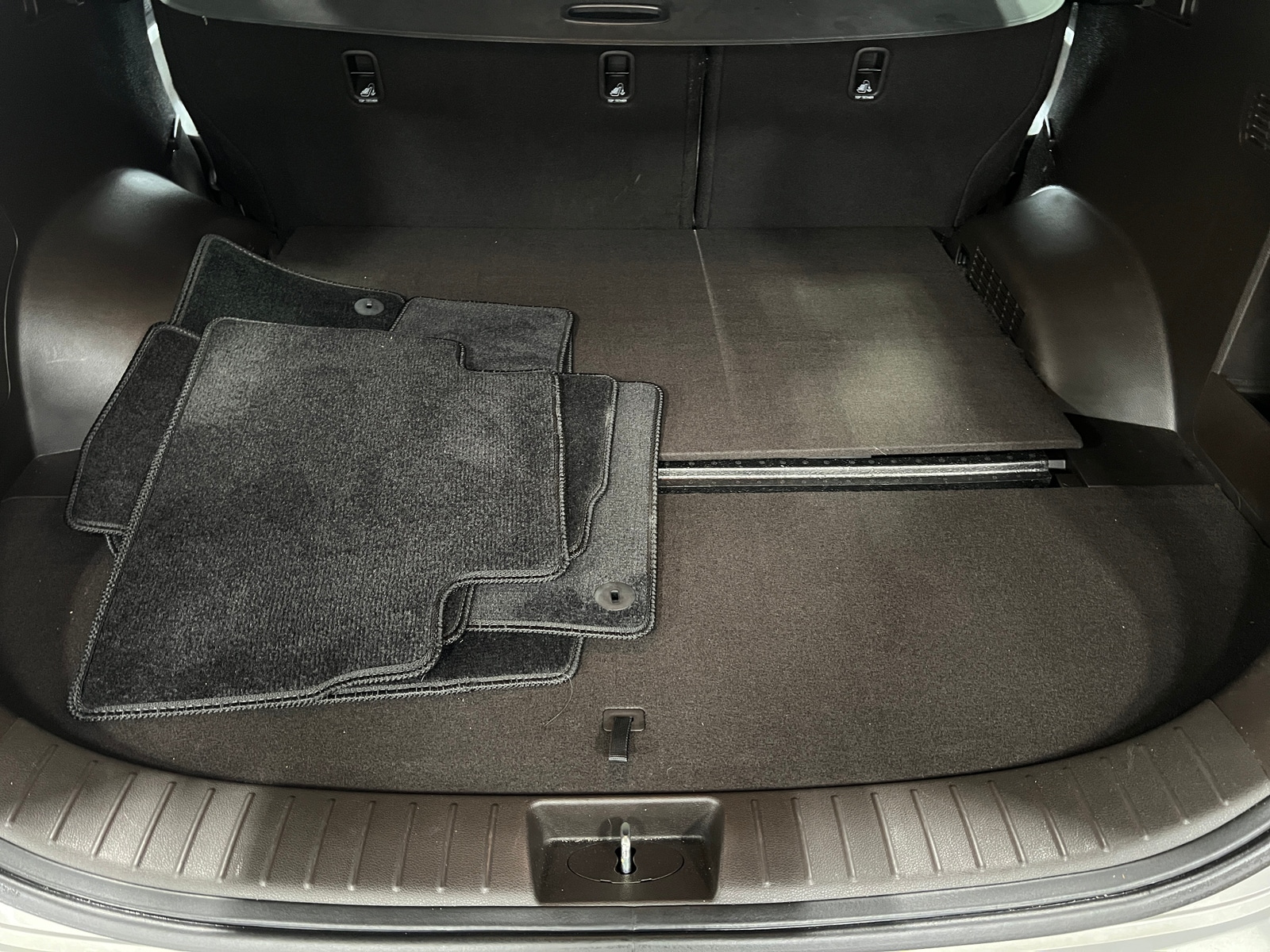 Thumbnail: 2019 Hyundai Santa Fe - 7