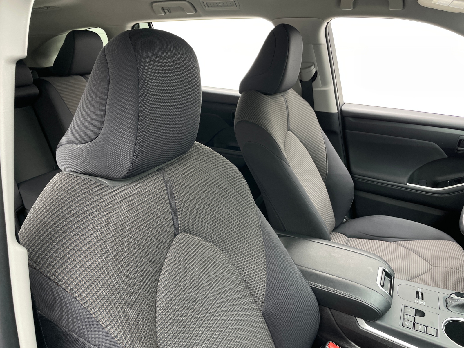 Thumbnail: 2025 Toyota Highlander - 2