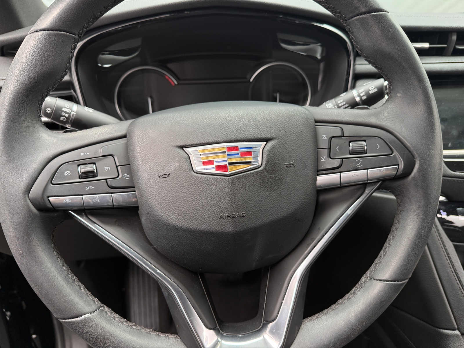 Thumbnail: 2024 Cadillac XT6 - 4