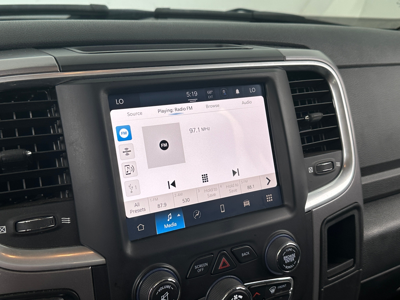 Thumbnail: 2023 RAM 1500 Classic - 4