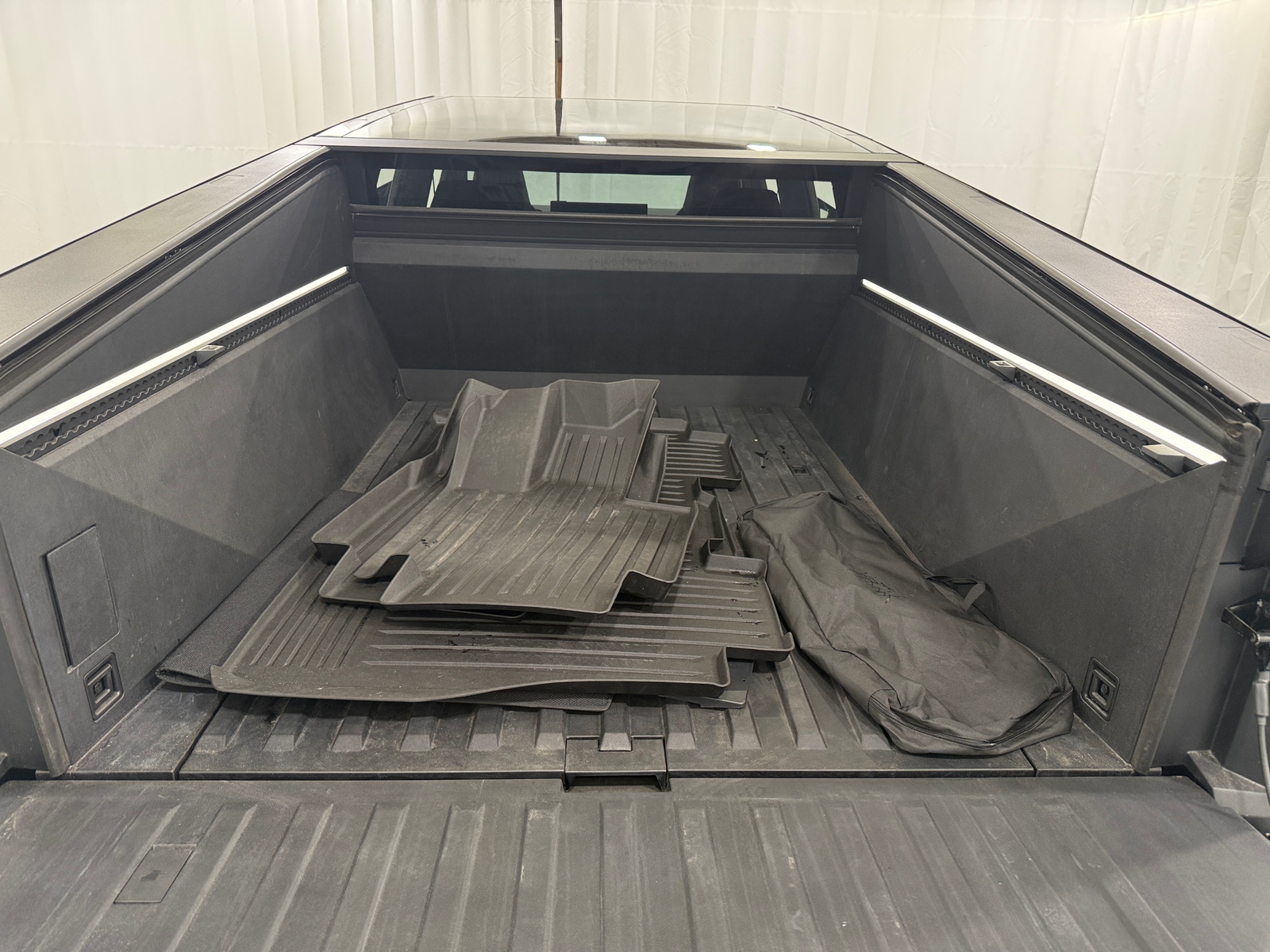 Thumbnail: 2024 Tesla Cybertruck - 6