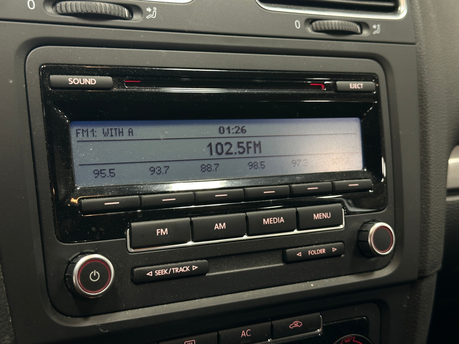 Thumbnail: 2011 Volkswagen Golf - 4