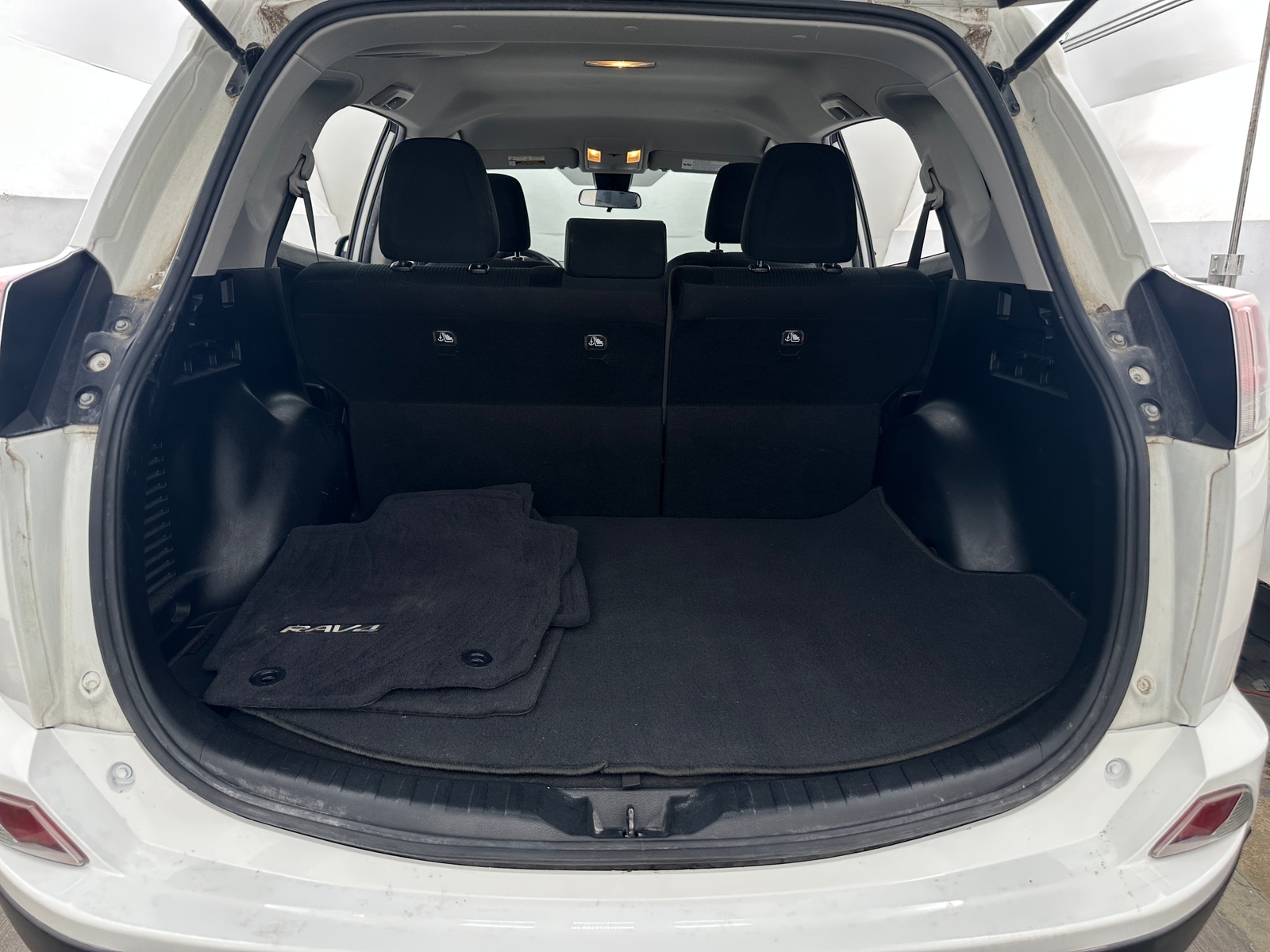 Thumbnail: 2018 Toyota RAV4 - 7