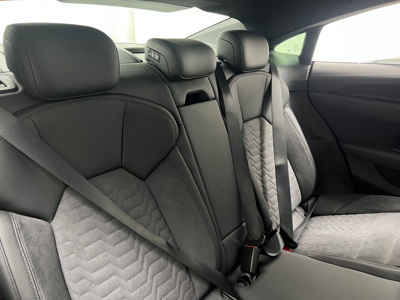 Thumbnail: 2023 Audi e-tron GT - 5