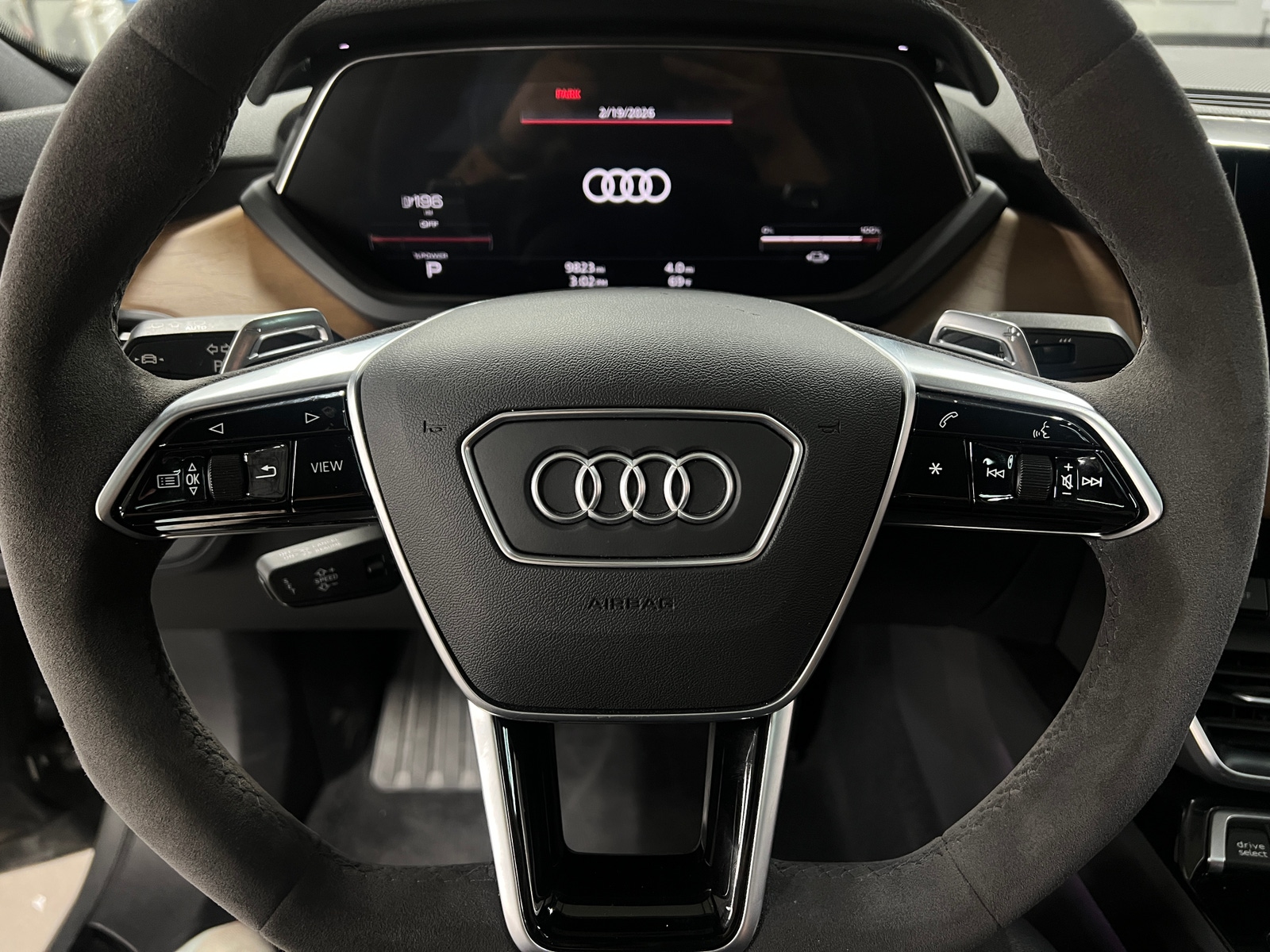 Thumbnail: 2023 Audi e-tron GT - 4