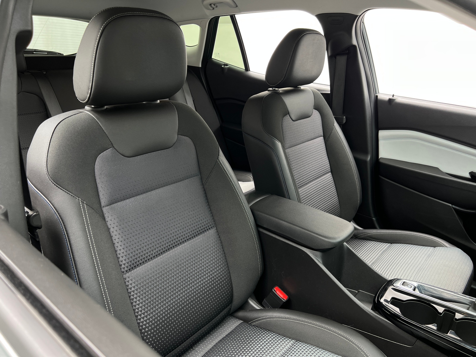 Thumbnail: 2025 Chevrolet Trax - 2