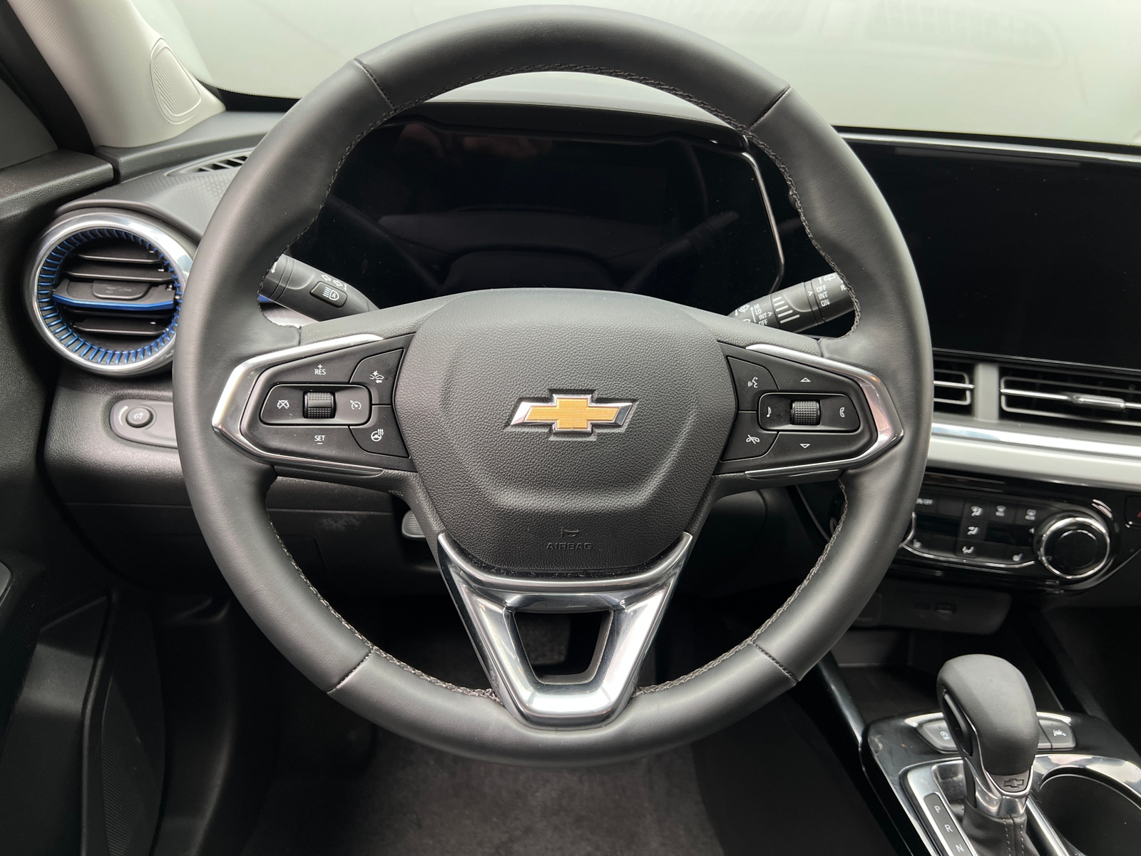 Thumbnail: 2025 Chevrolet Trax - 5