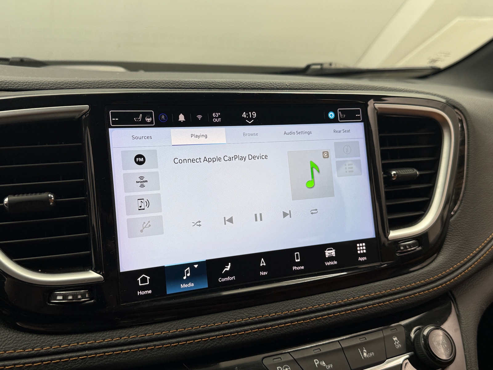 Thumbnail: 2023 Chrysler Pacifica - 3