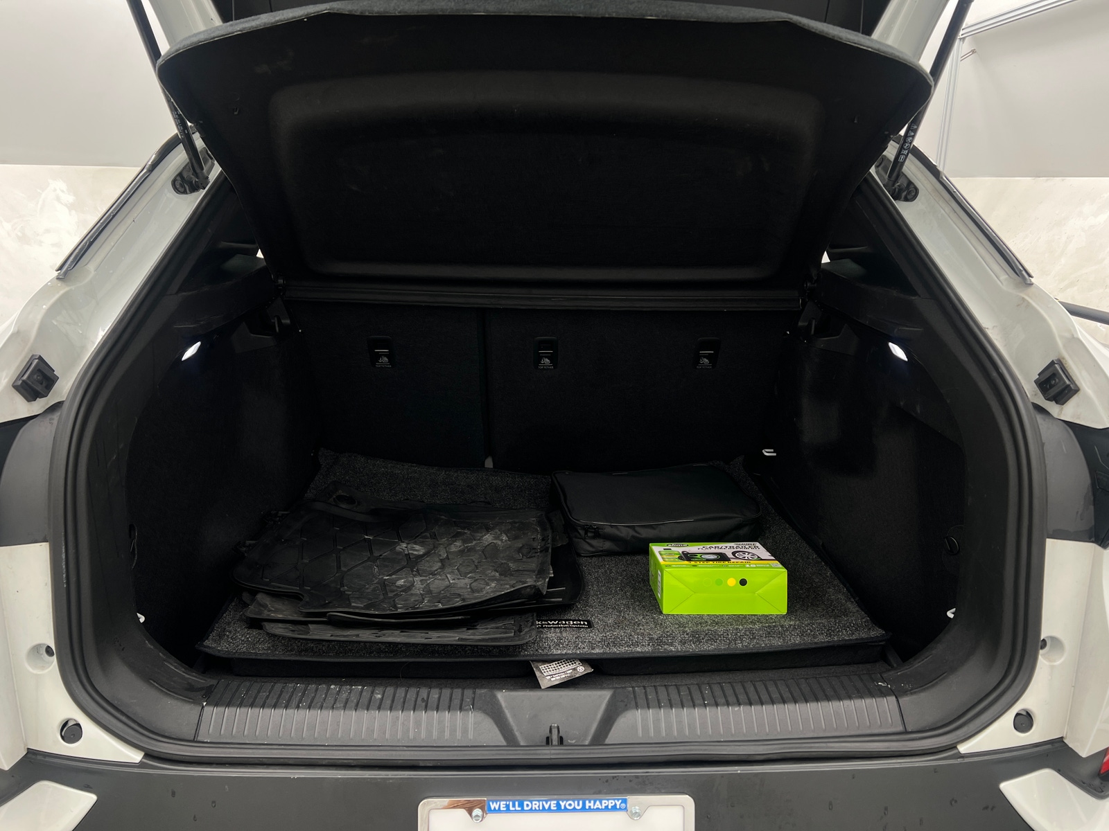 Thumbnail: 2023 Volkswagen ID.4 - 6