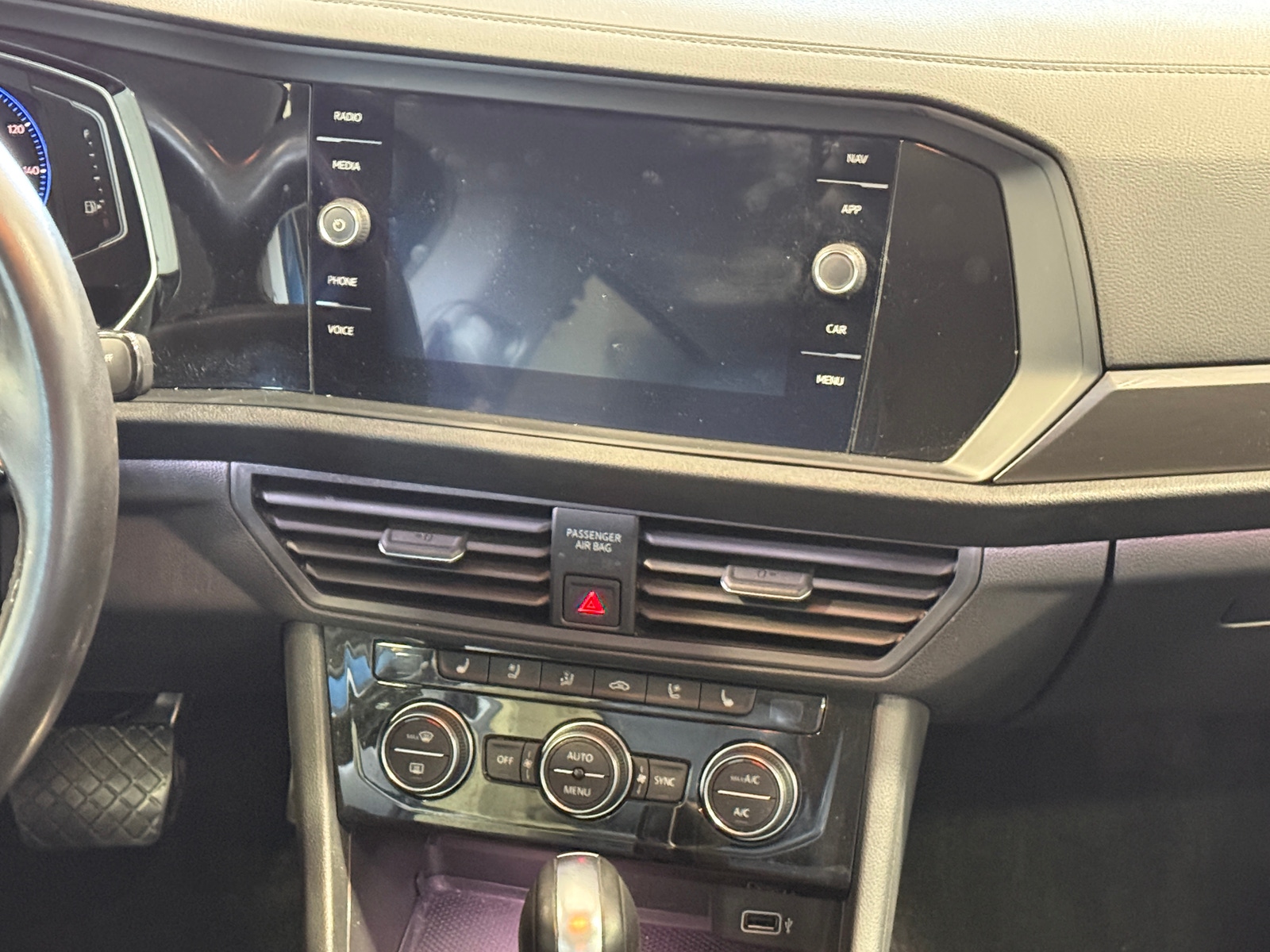 Thumbnail: 2019 Volkswagen Jetta - 3