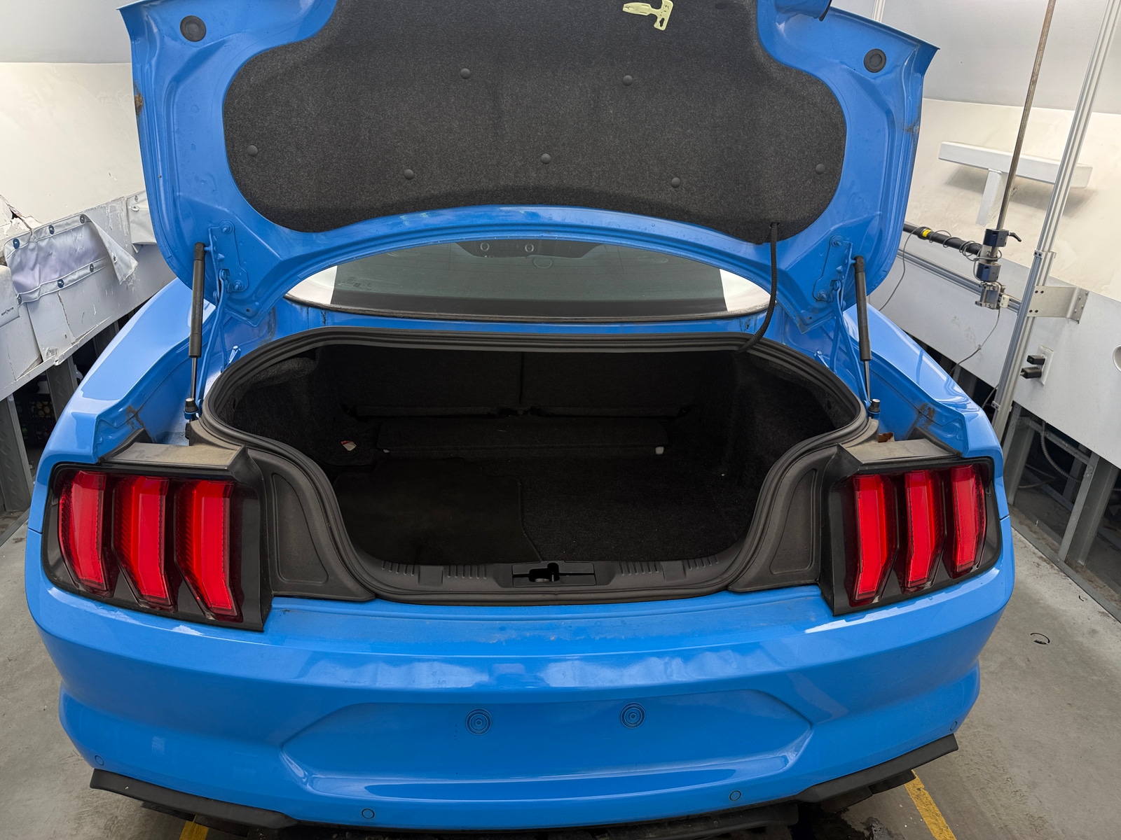 Thumbnail: 2022 Ford Mustang - 5