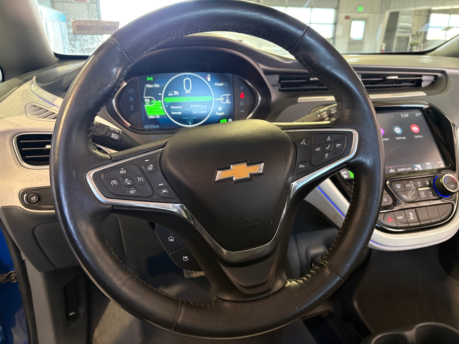 Thumbnail: 2017 Chevrolet Bolt EV - 4