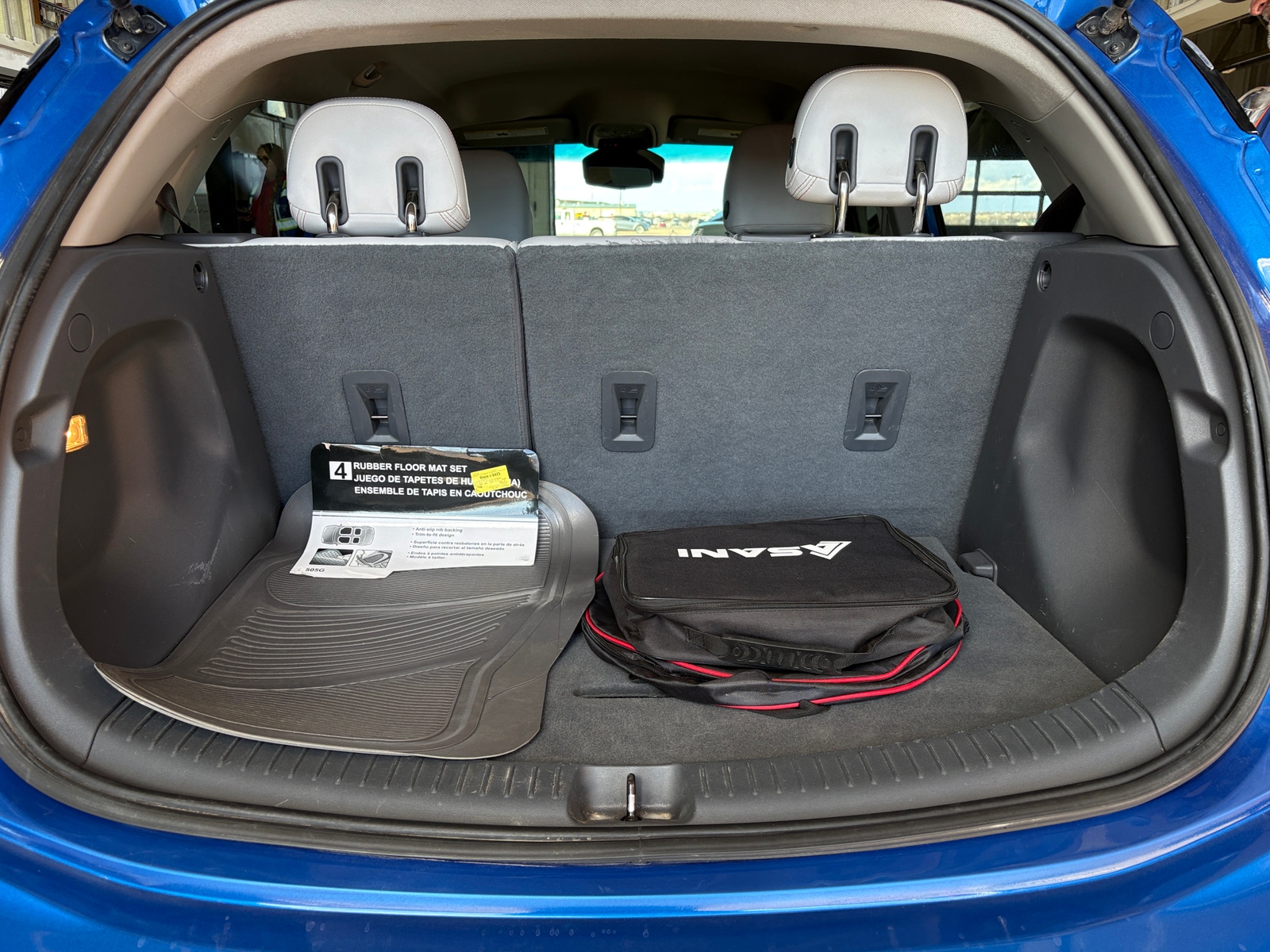 Thumbnail: 2017 Chevrolet Bolt EV - 6