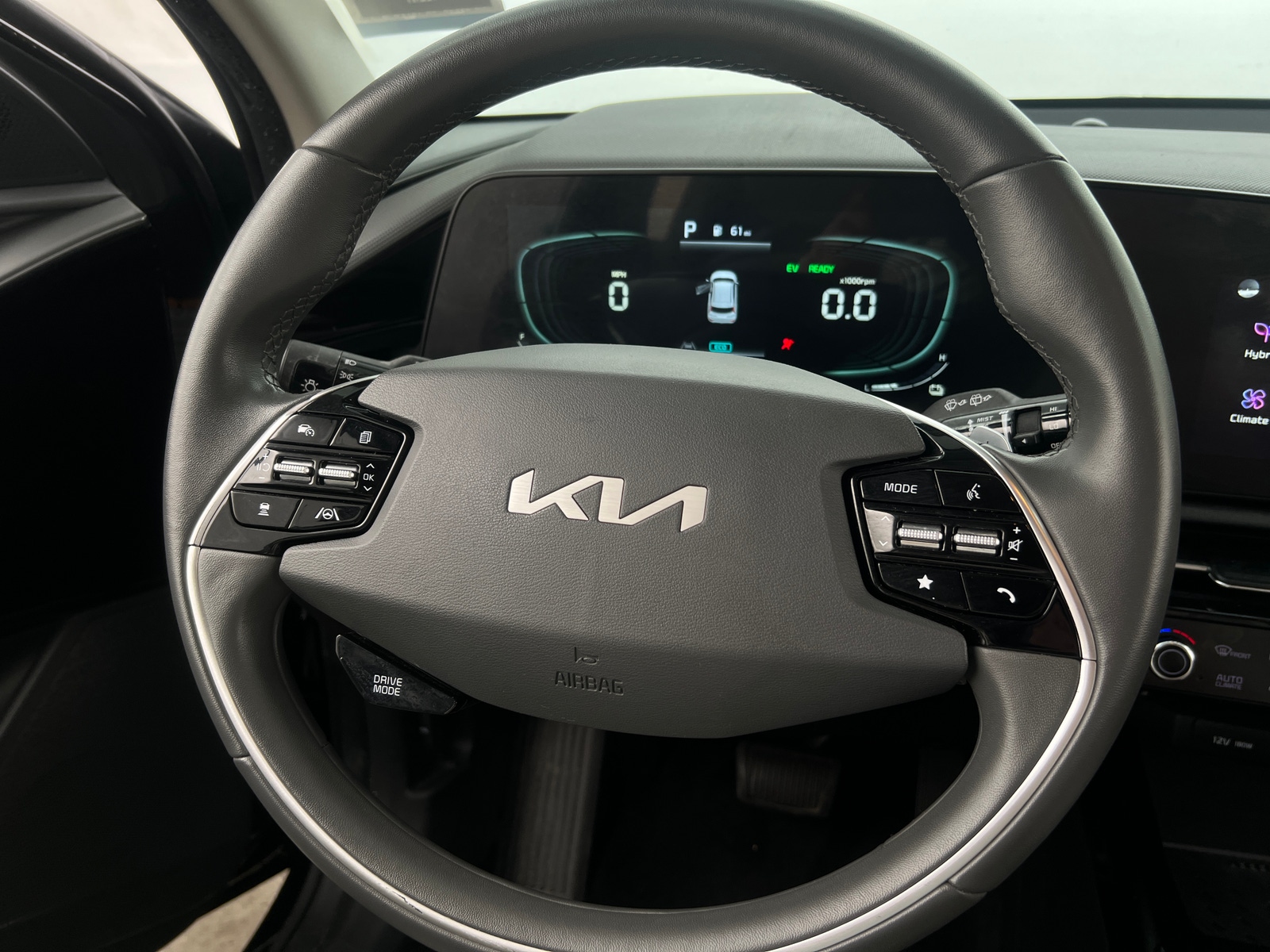 Thumbnail: 2023 Kia Niro - 5