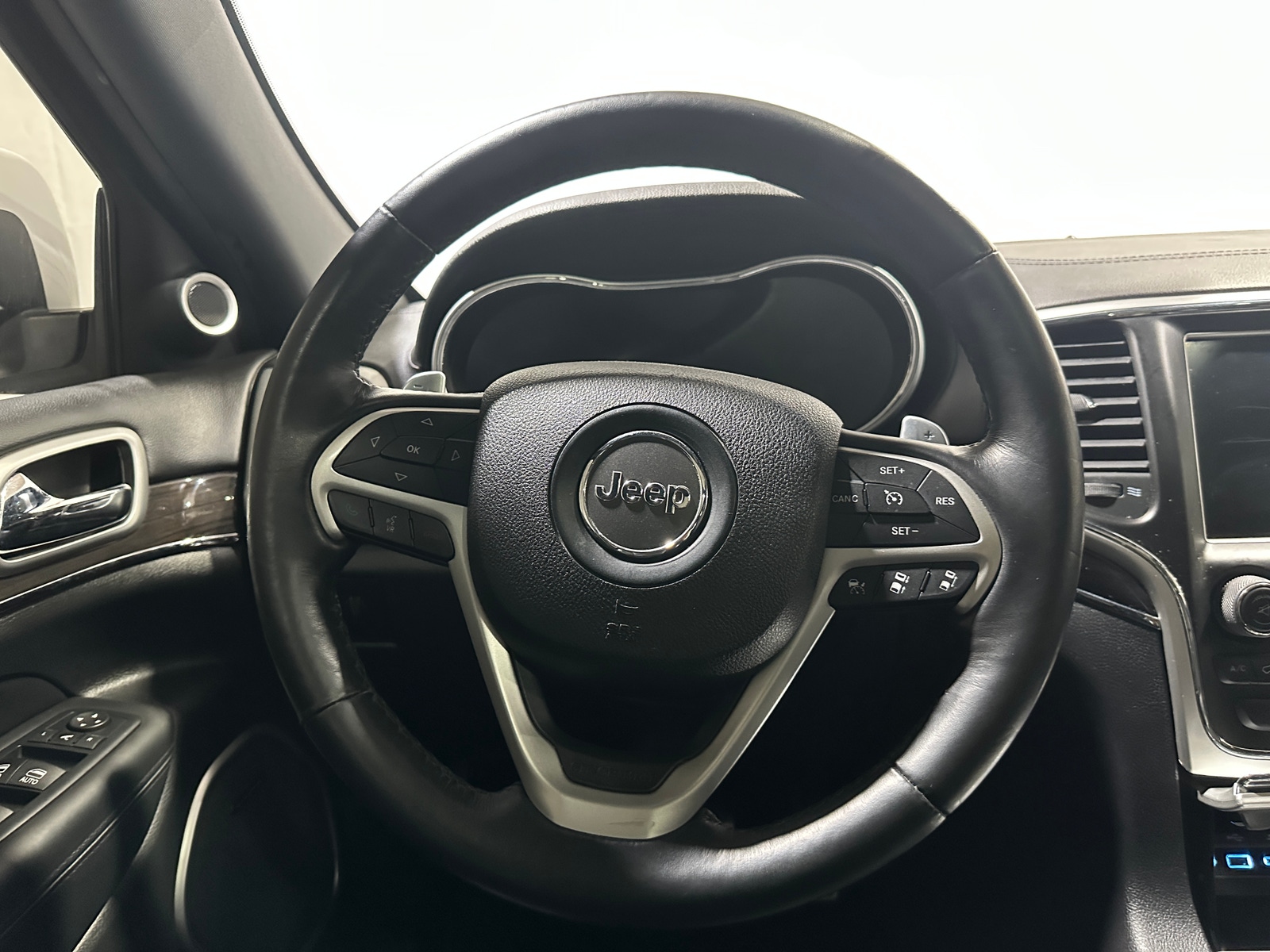 Thumbnail: 2016 Jeep Grand Cherokee - 4