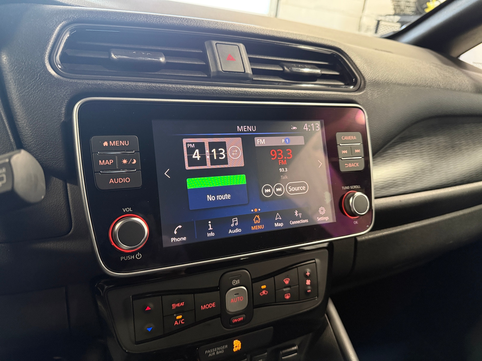 Thumbnail: 2021 Nissan Leaf - 4