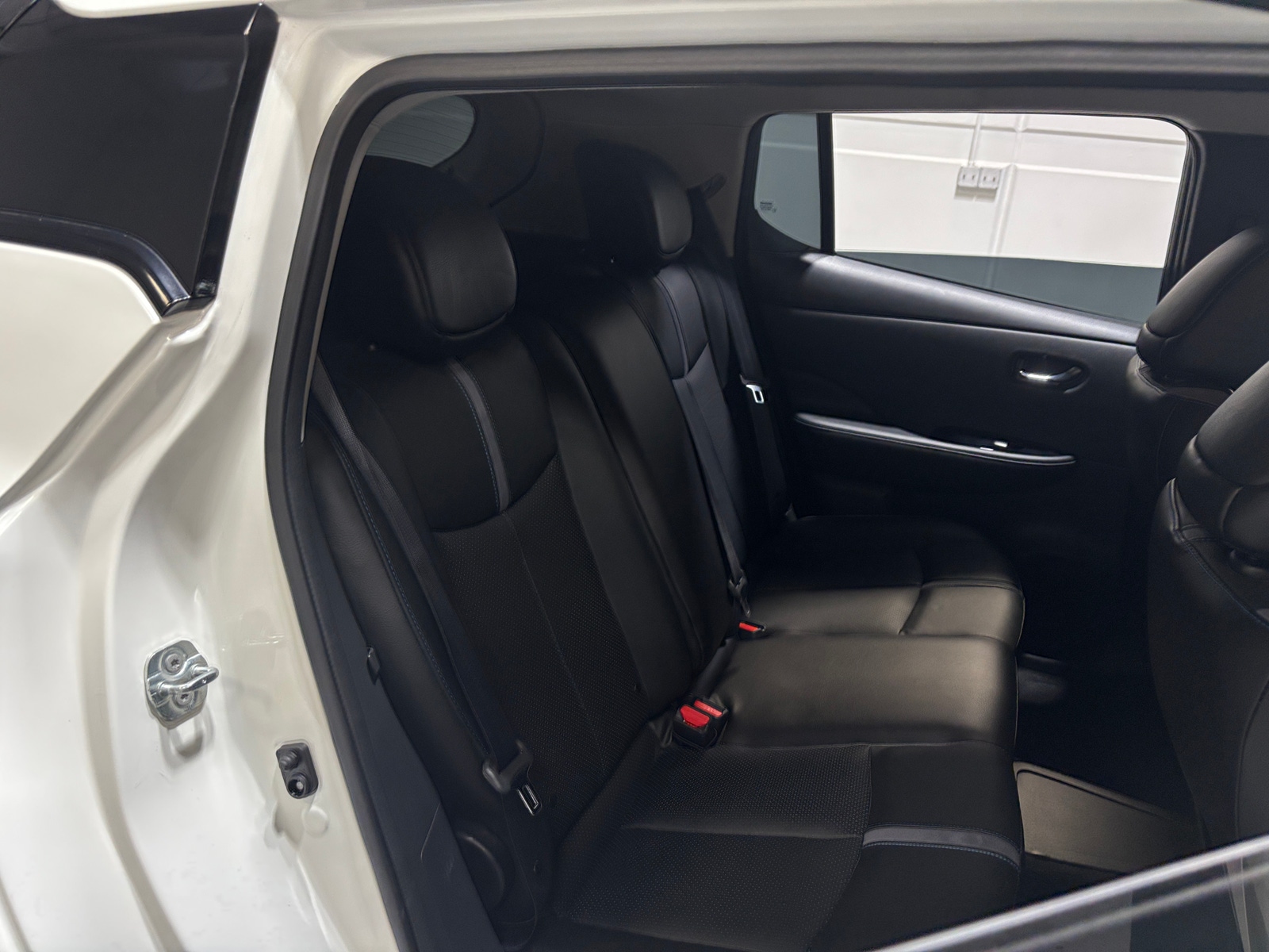 Thumbnail: 2018 Nissan Leaf - 6