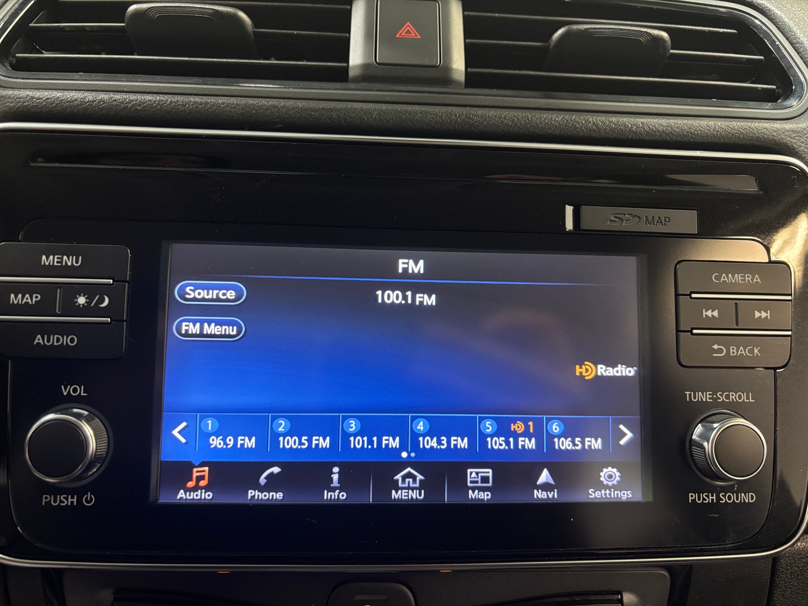 Thumbnail: 2018 Nissan Leaf - 4