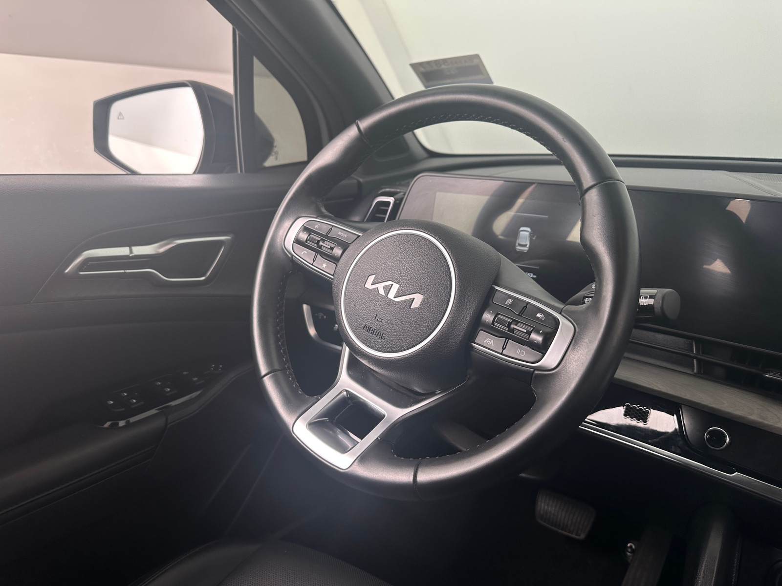 Thumbnail: 2023 Kia Sportage - 4