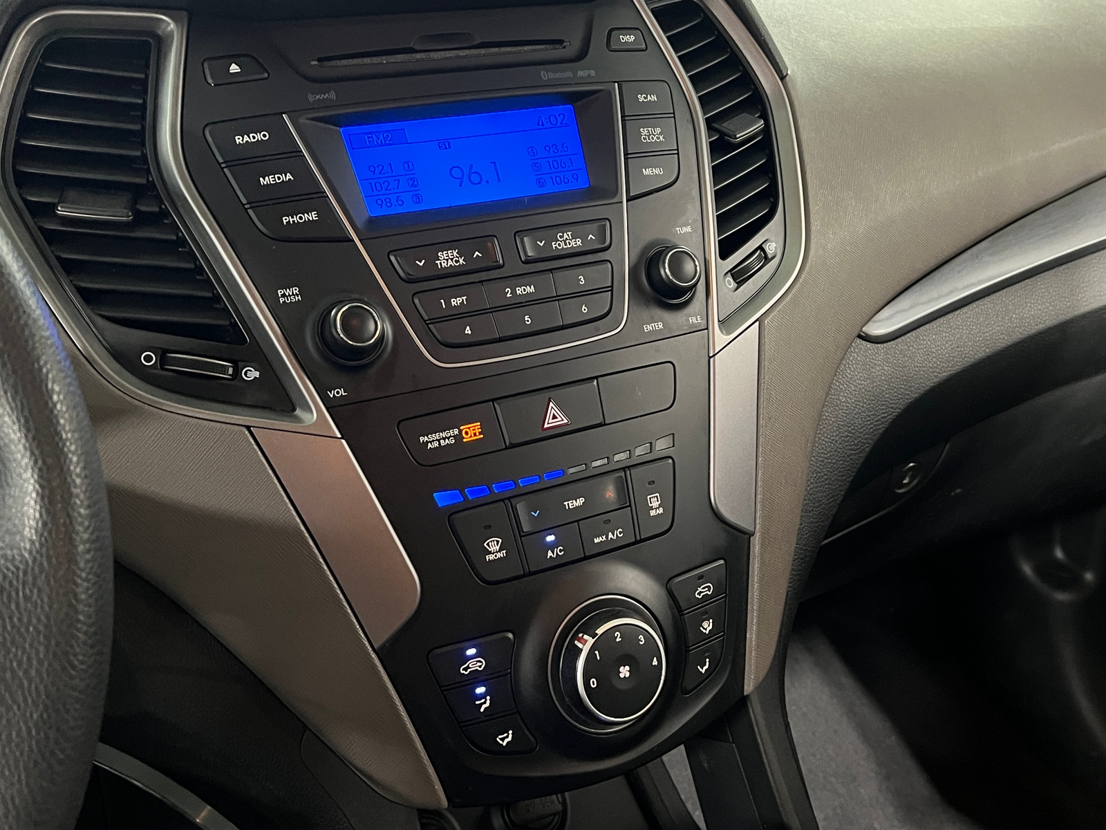 Thumbnail: 2016 Hyundai Santa Fe - 4