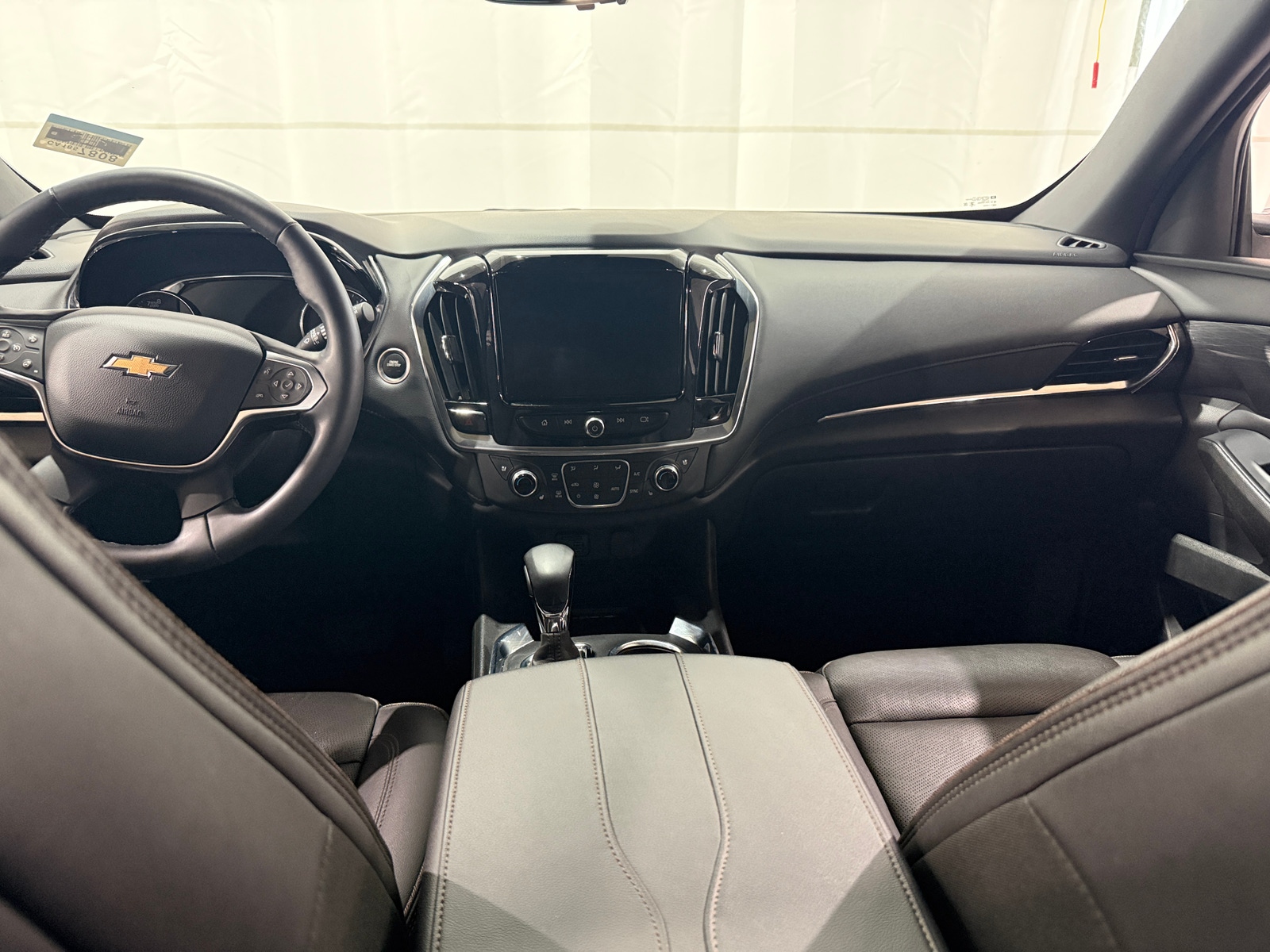 Thumbnail: 2023 Chevrolet Traverse - 2