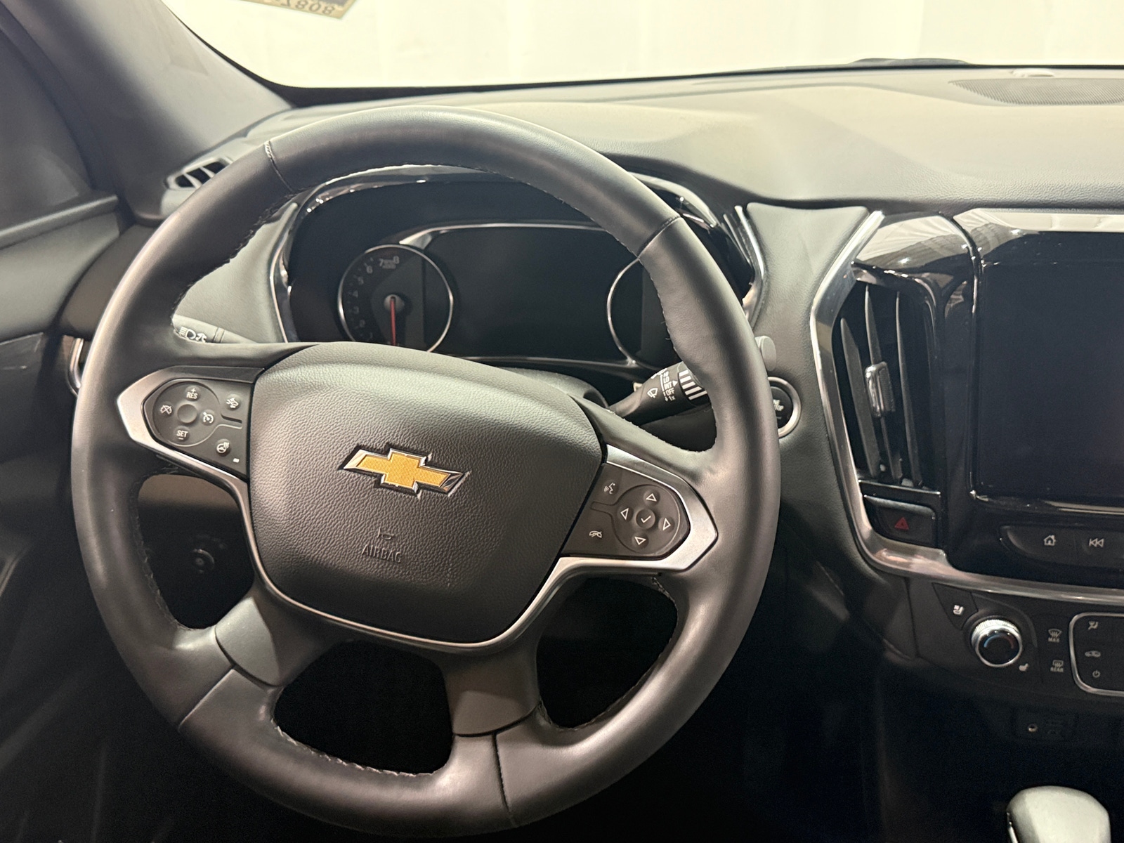 Thumbnail: 2023 Chevrolet Traverse - 4