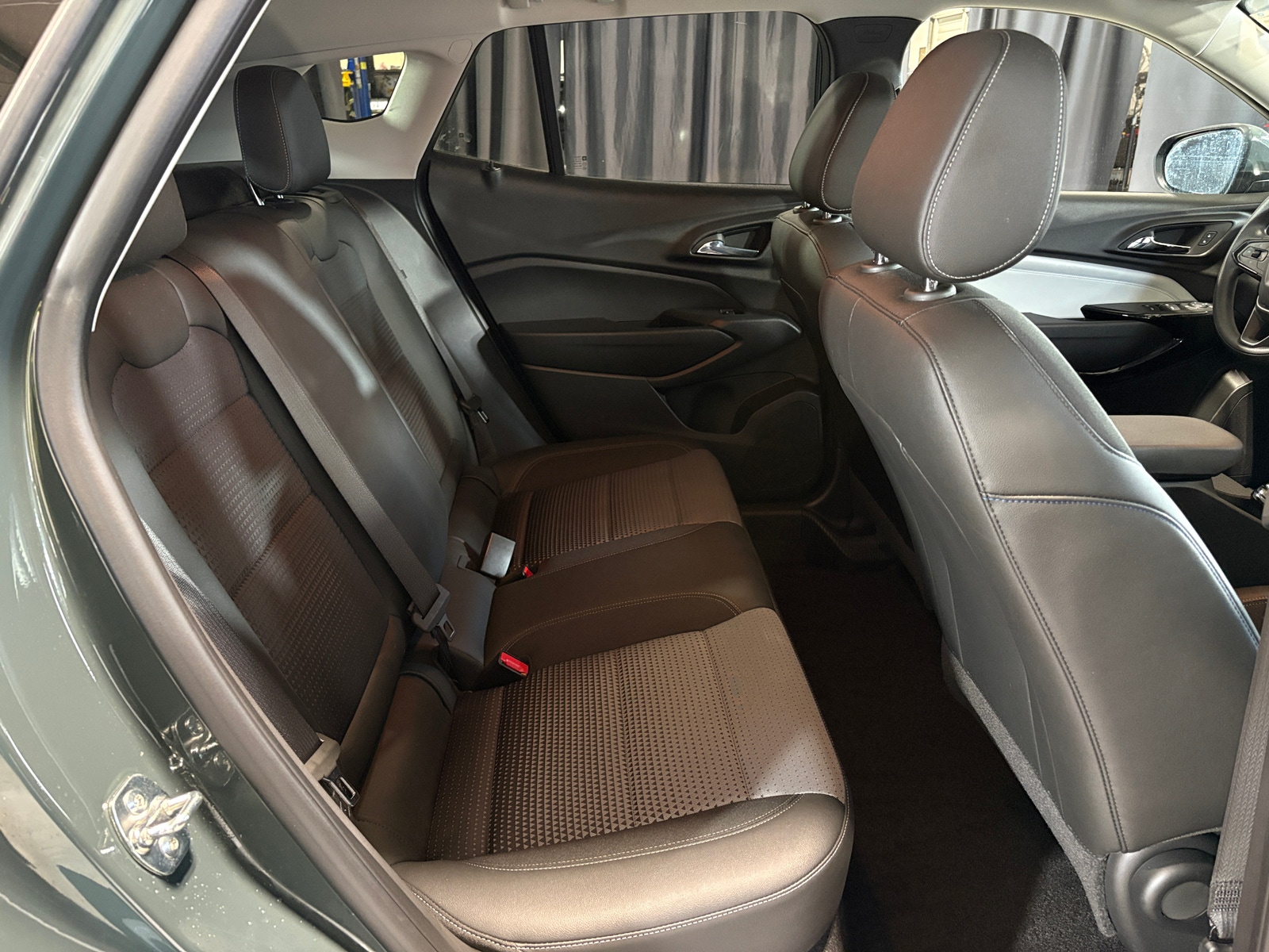 Thumbnail: 2025 Chevrolet Trax - 6