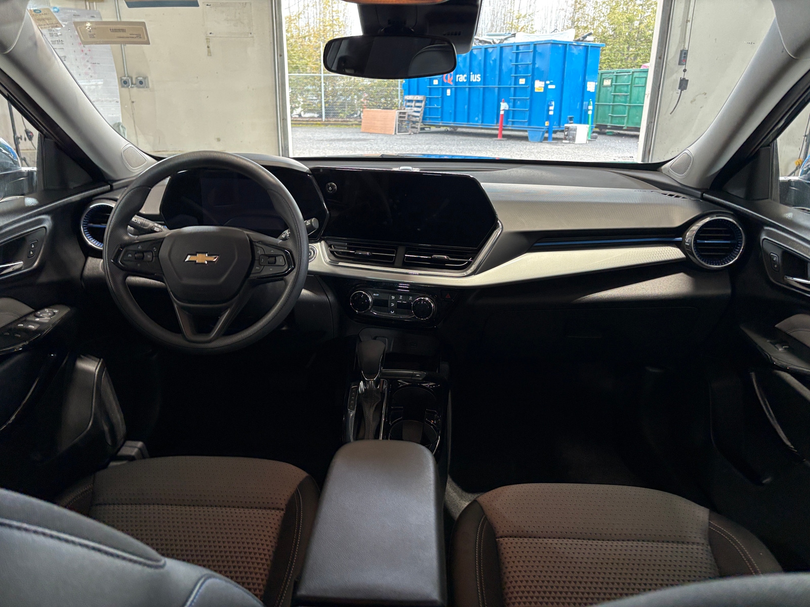 Thumbnail: 2025 Chevrolet Trax - 3