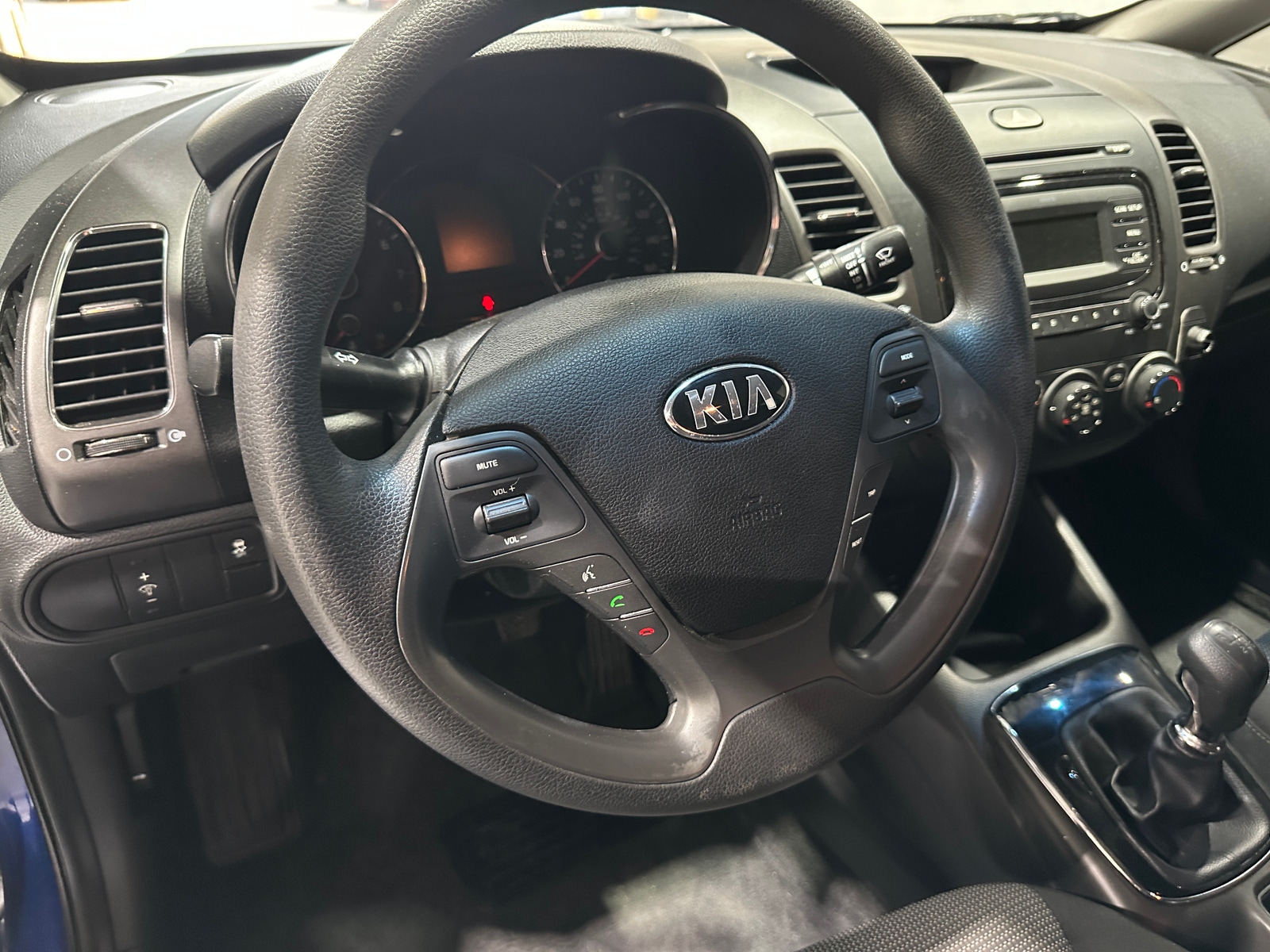 Thumbnail: 2017 Kia Forte - 5