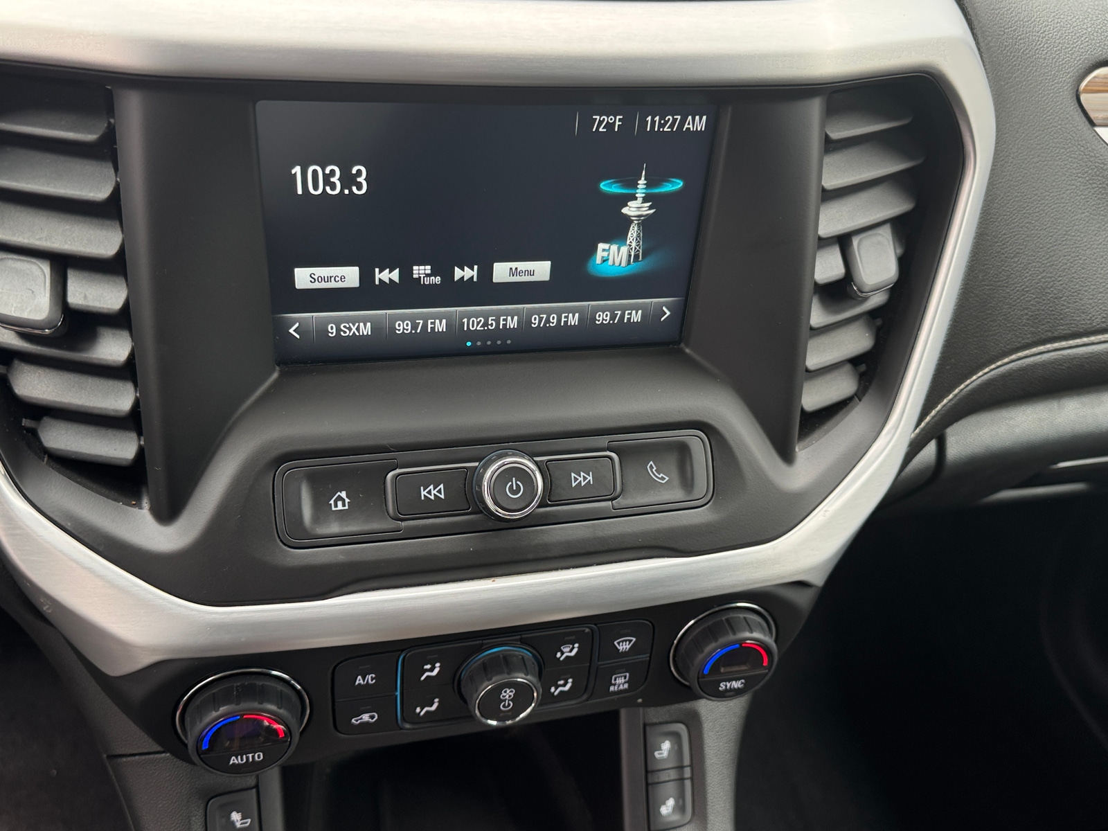 Thumbnail: 2017 GMC Acadia - 4