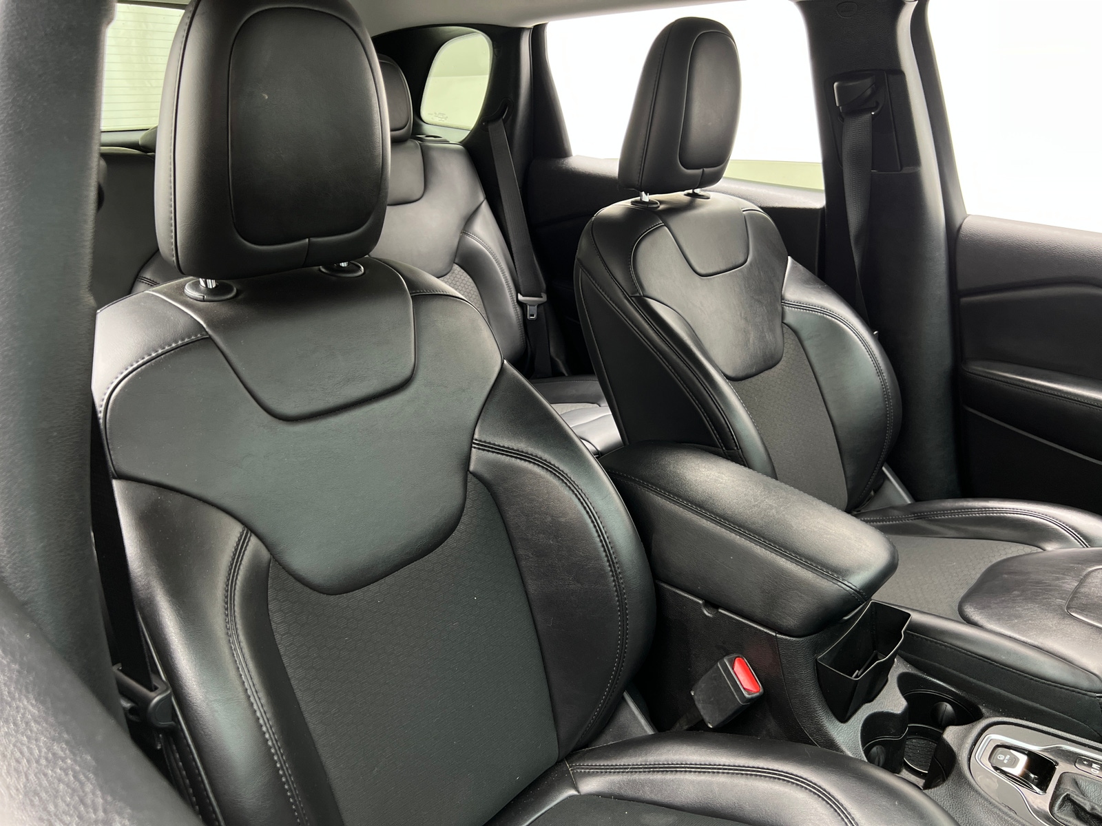 Thumbnail: 2020 Jeep Cherokee - 2