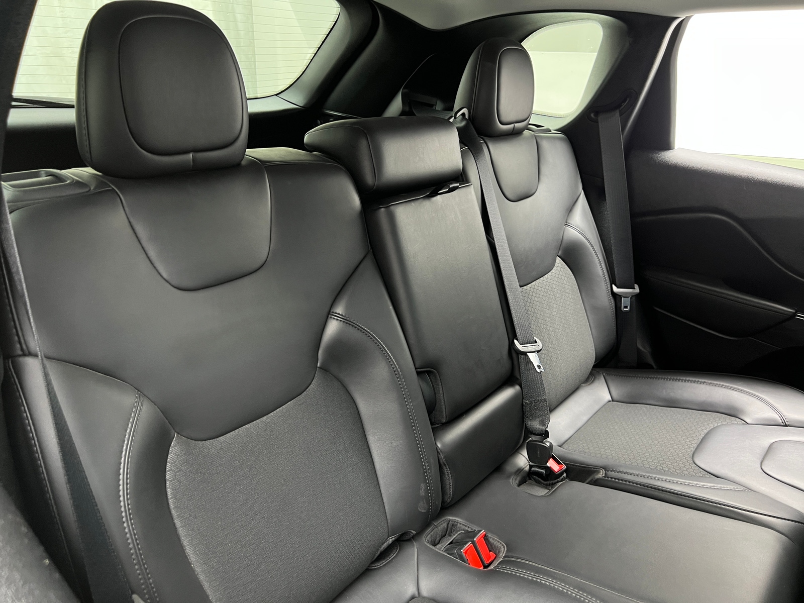 Thumbnail: 2020 Jeep Cherokee - 6