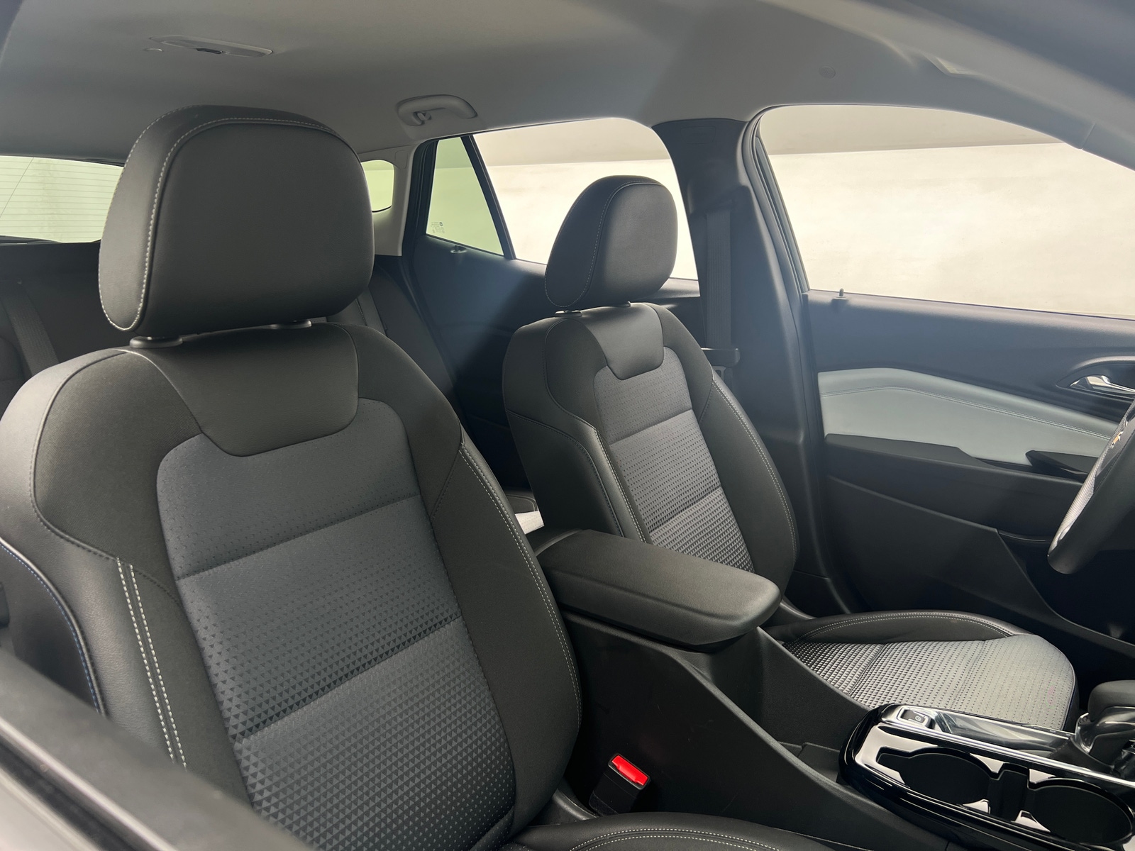 Thumbnail: 2025 Chevrolet Trax - 2