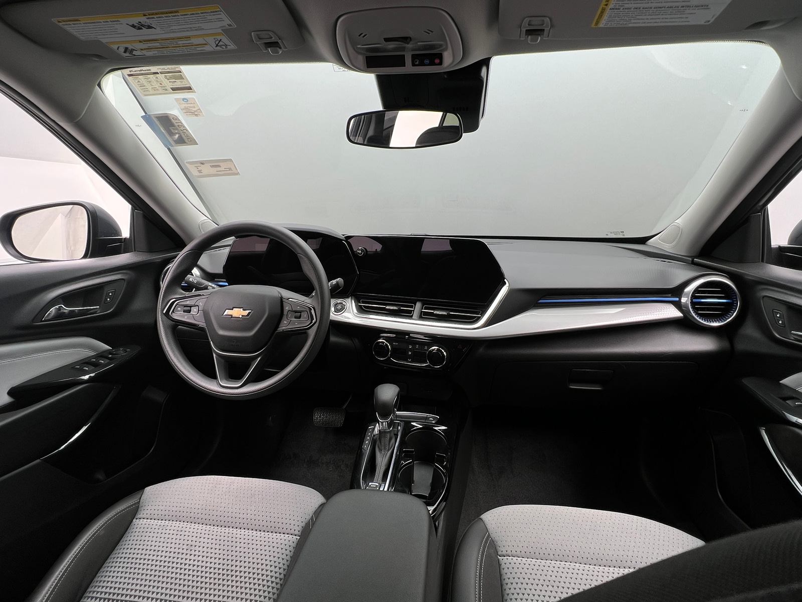 Thumbnail: 2025 Chevrolet Trax - 3