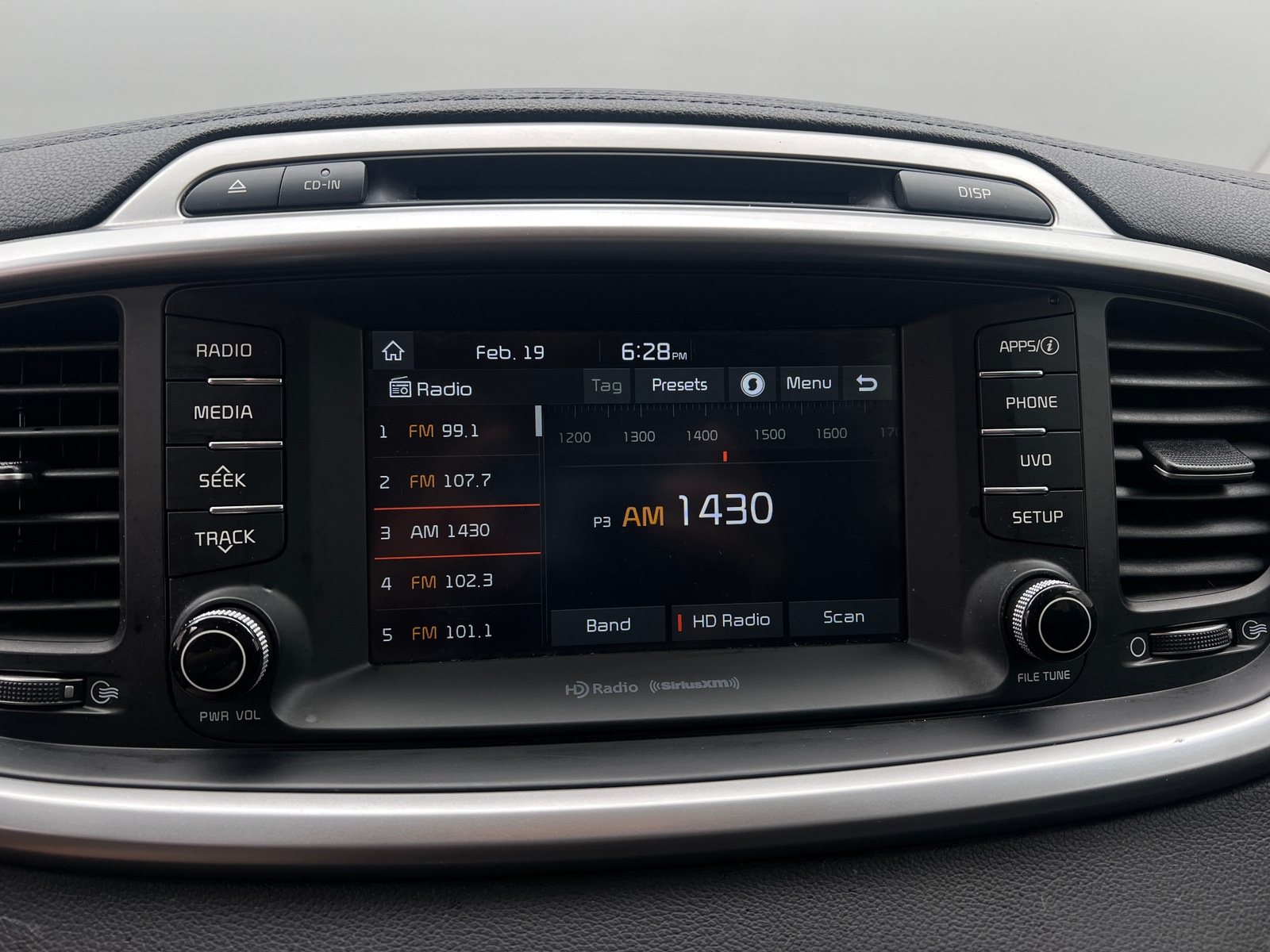 Thumbnail: 2018 Kia Sorento - 4