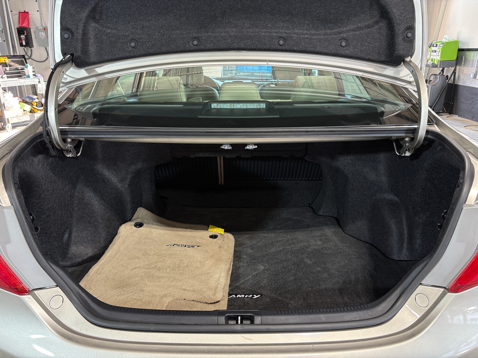 Thumbnail: 2014 Toyota Camry - 7