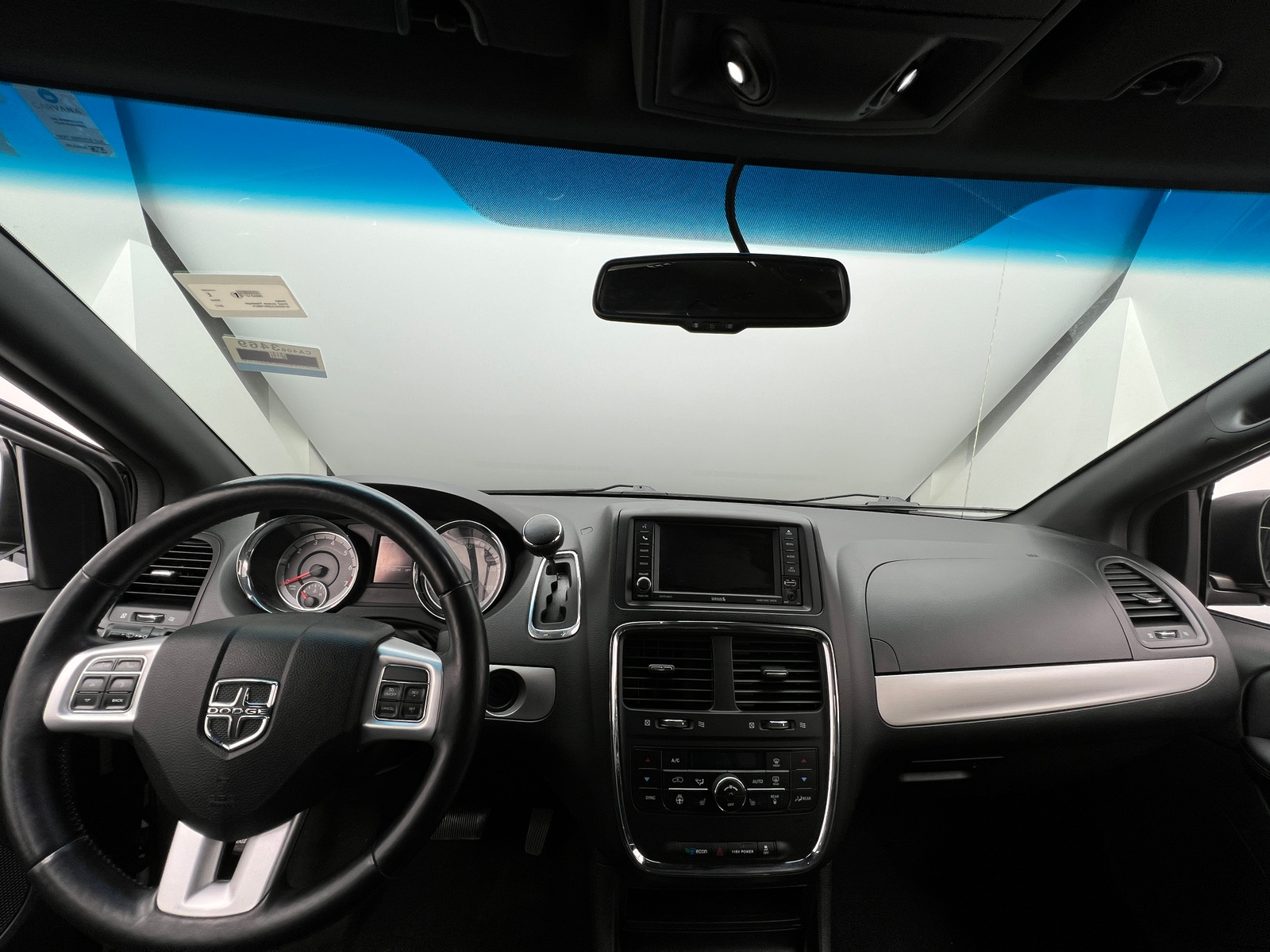 Thumbnail: 2017 Dodge Grand Caravan - 2