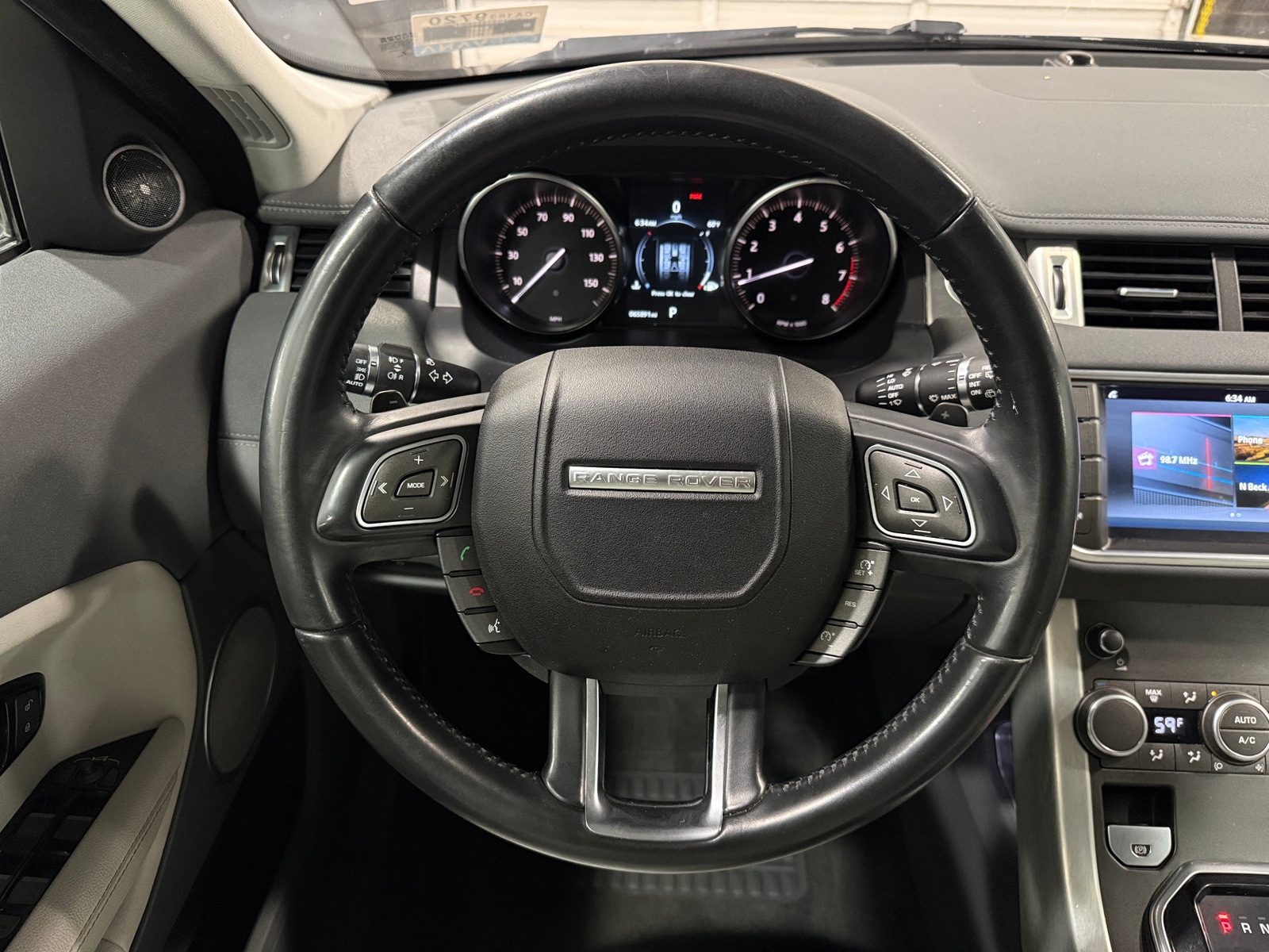 Thumbnail: 2017 Land Rover Range Rover Evoque - 4