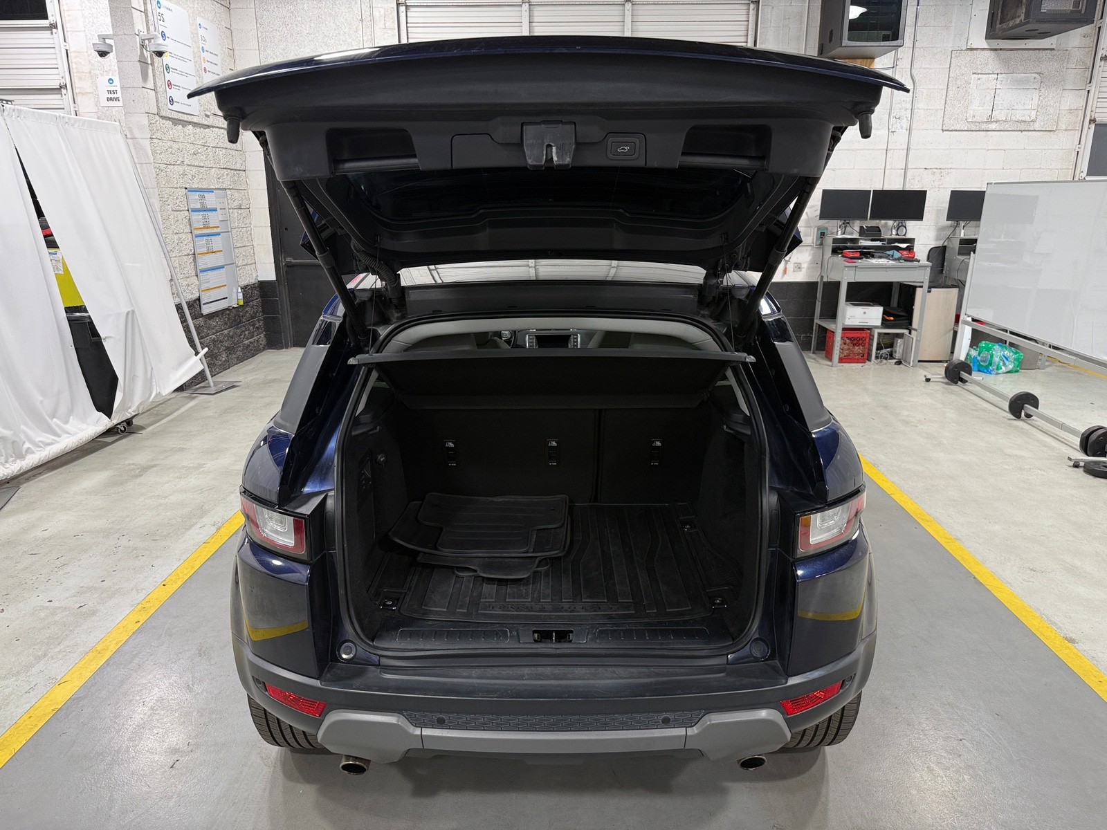 Thumbnail: 2017 Land Rover Range Rover Evoque - 6